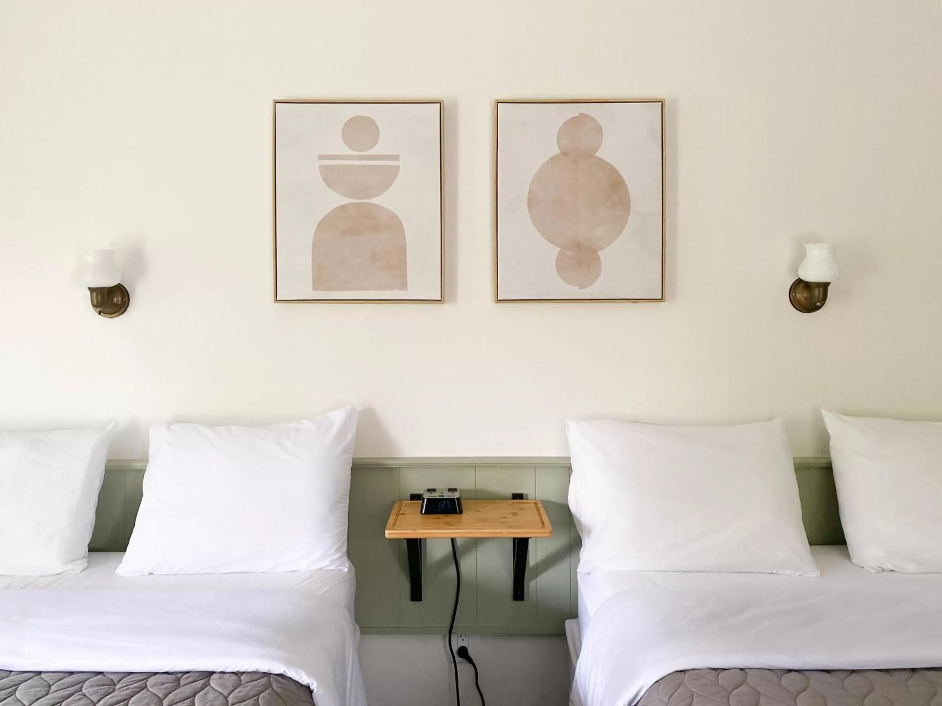 Standard Double Room in The River Hills Motel - Algoma, WI - Near Door County Standard Double Room in The River Hills Motel - Algoma, WI - Near Door County