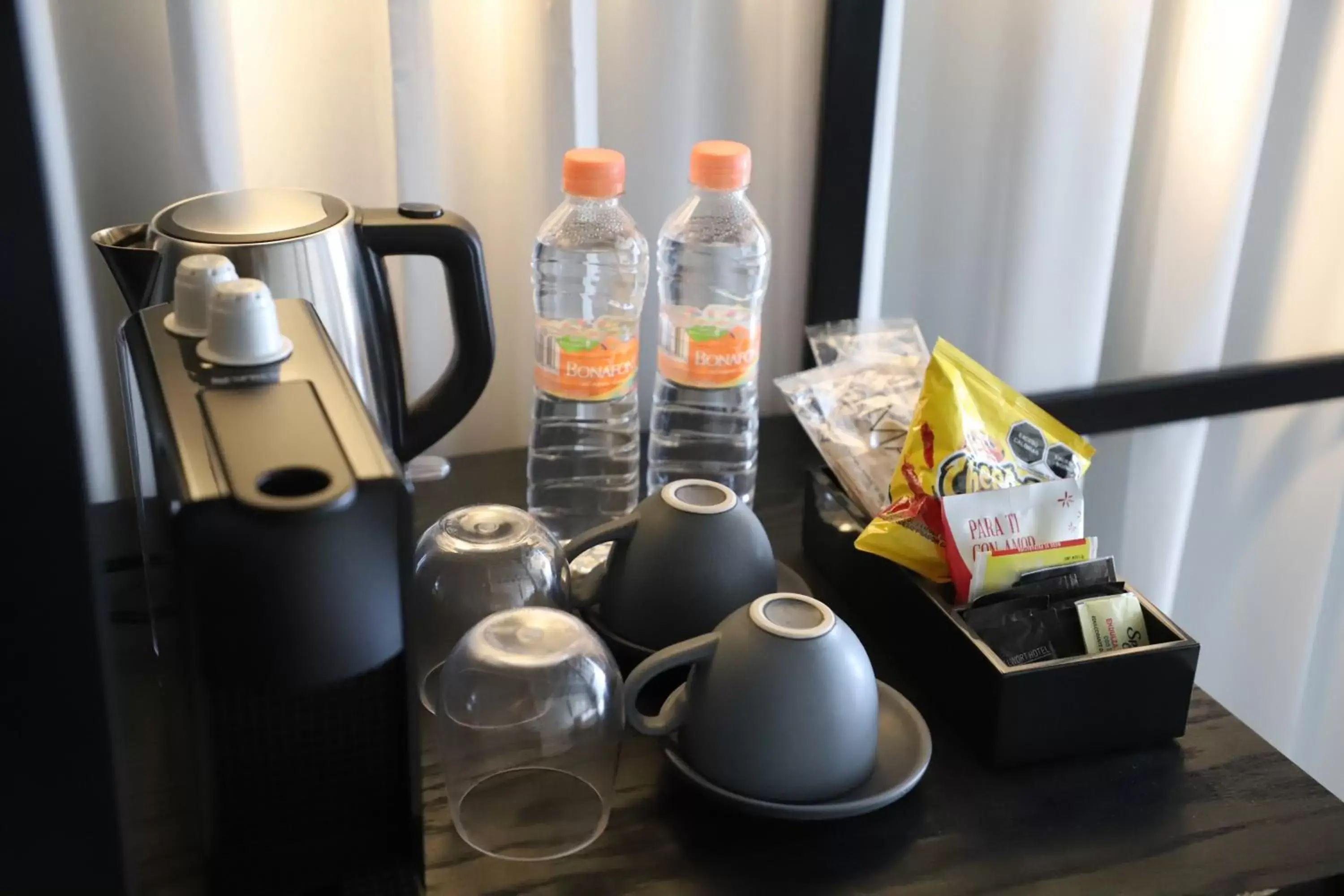 Coffee/tea facilities in Bellwort Hotel