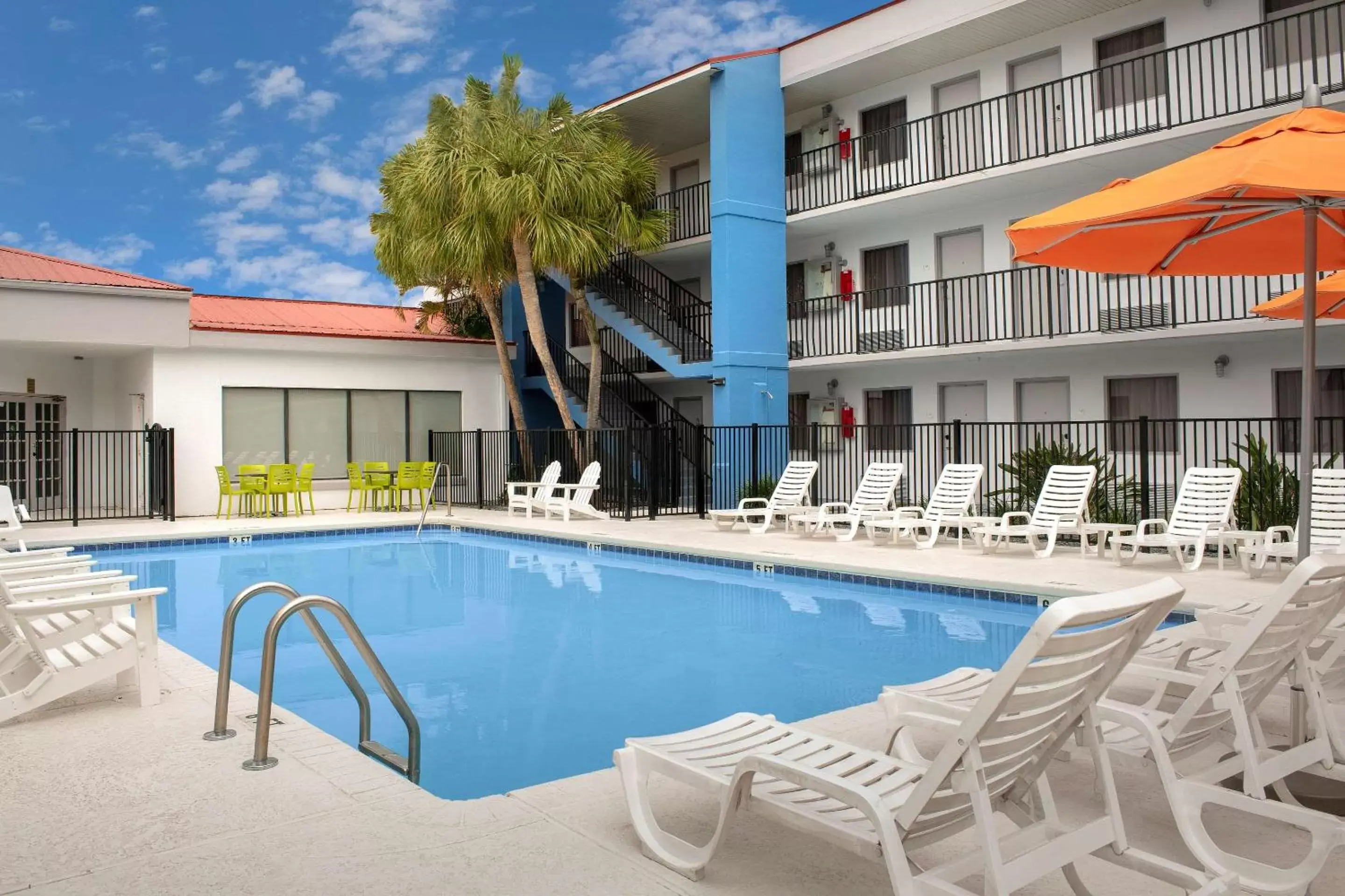 Swimming Pool in Quality Inn Atlantic Beach-Mayo Clinic Jax Area