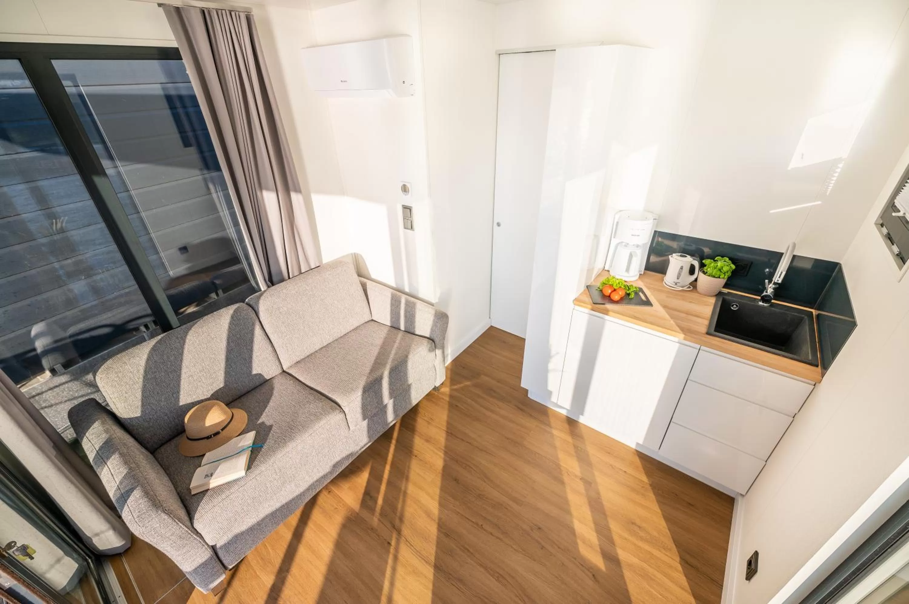 Photo of the whole room in Marina Martinshafen