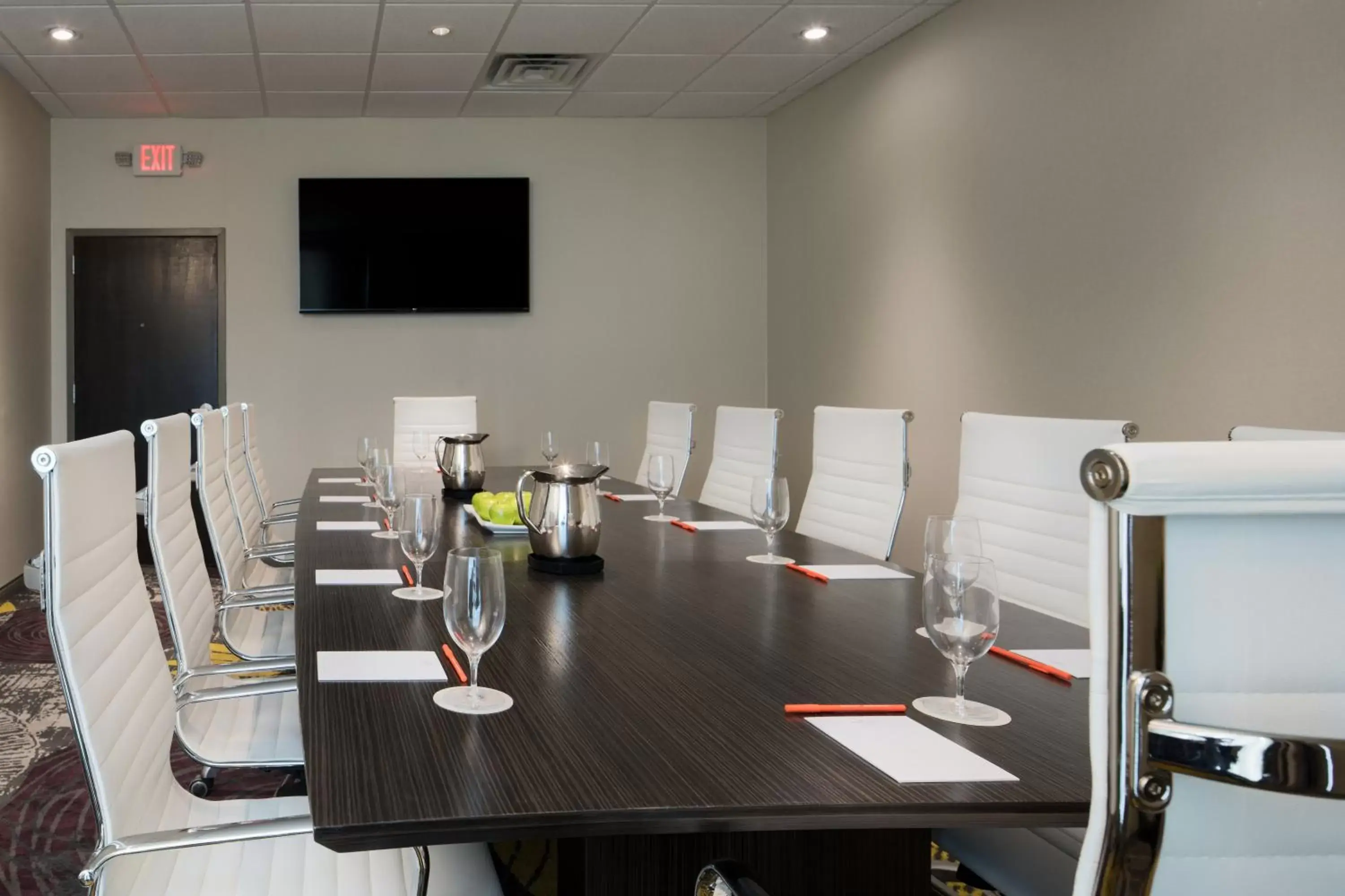Meeting/conference room in Crowne Plaza Chicago SW - Burr Ridge, an IHG Hotel