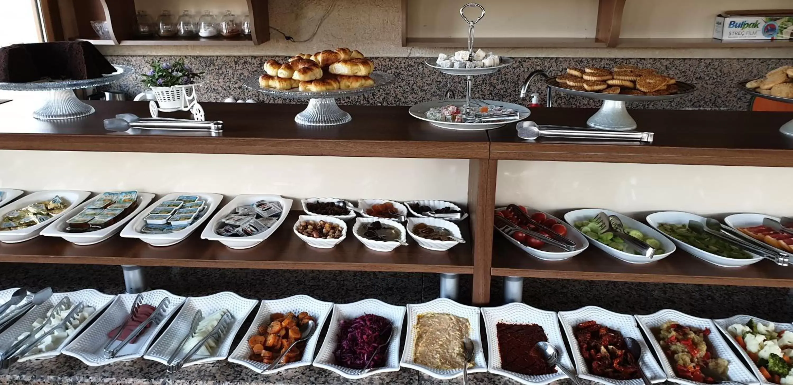 Breakfast in Osmanbey Cave House