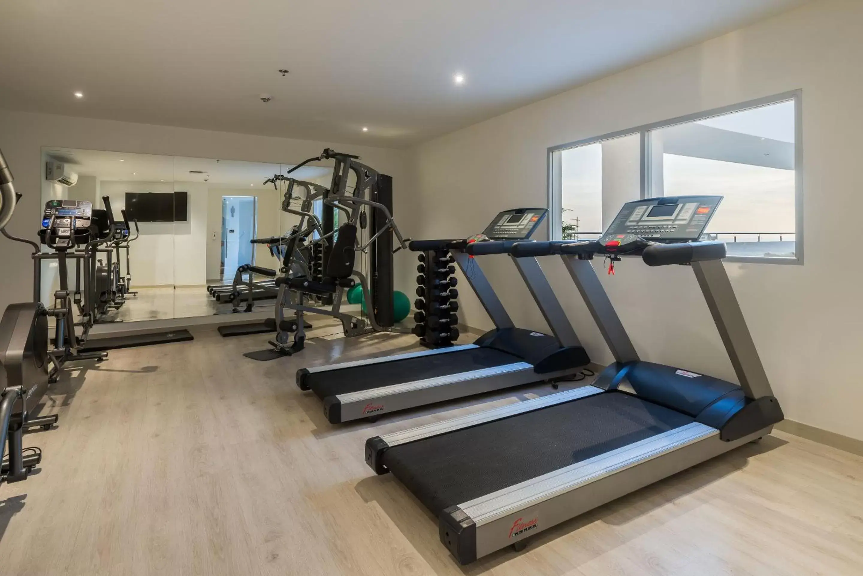 Fitness centre/facilities, Fitness Center/Facilities in Best Western Plus Santa Marta Hotel