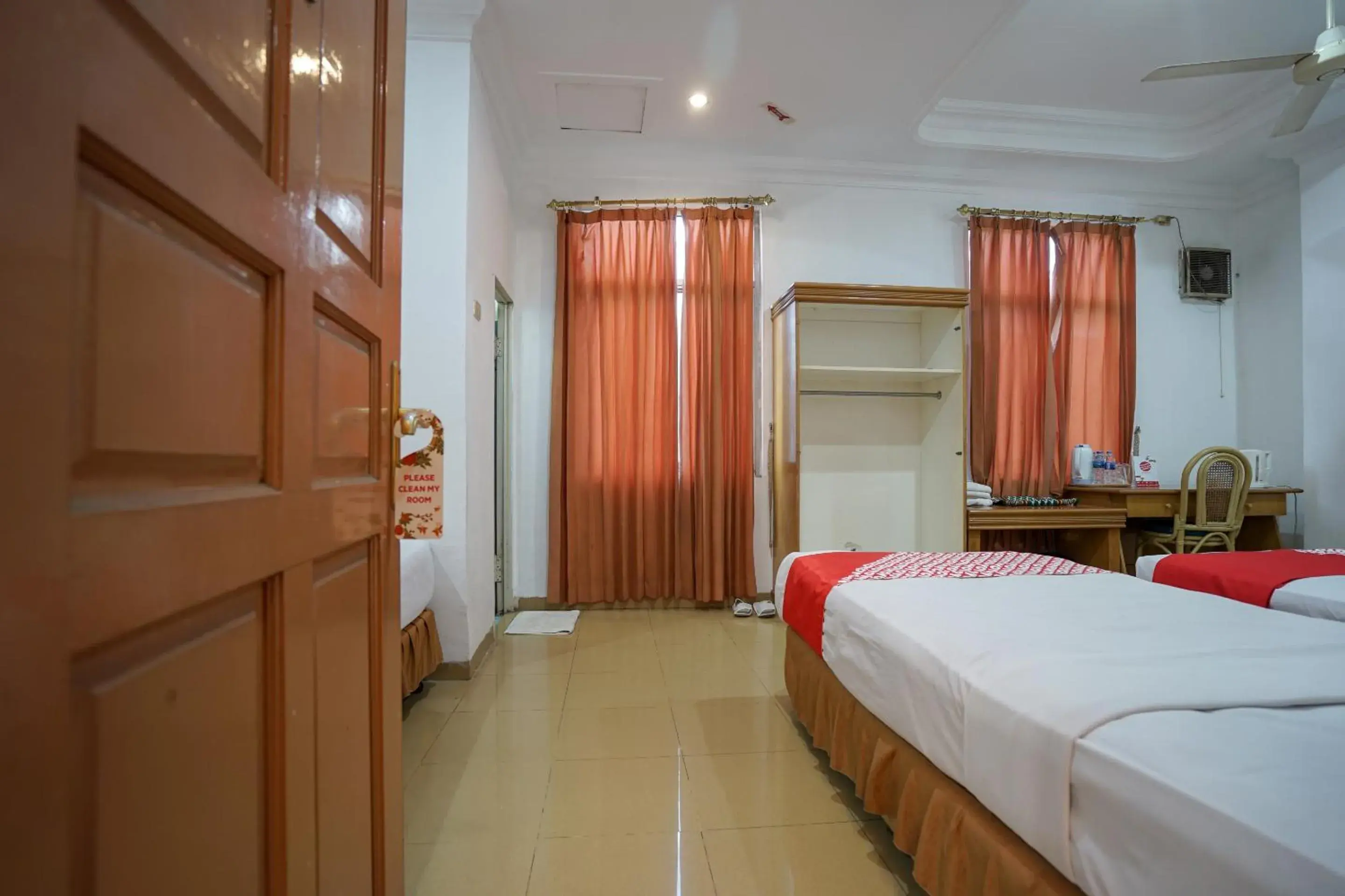 Bedroom in OYO 1173 Hotel Shofa Marwah