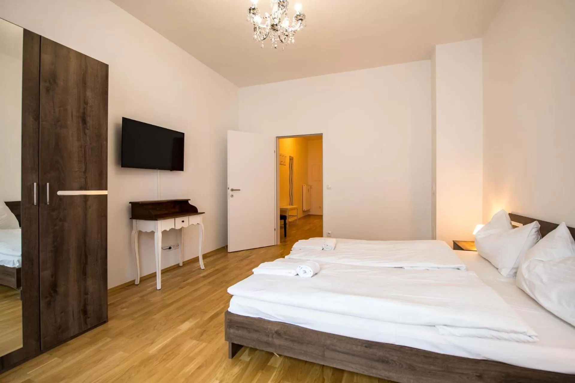Photo of the whole room, Bed in Minihotel Graz Apartments