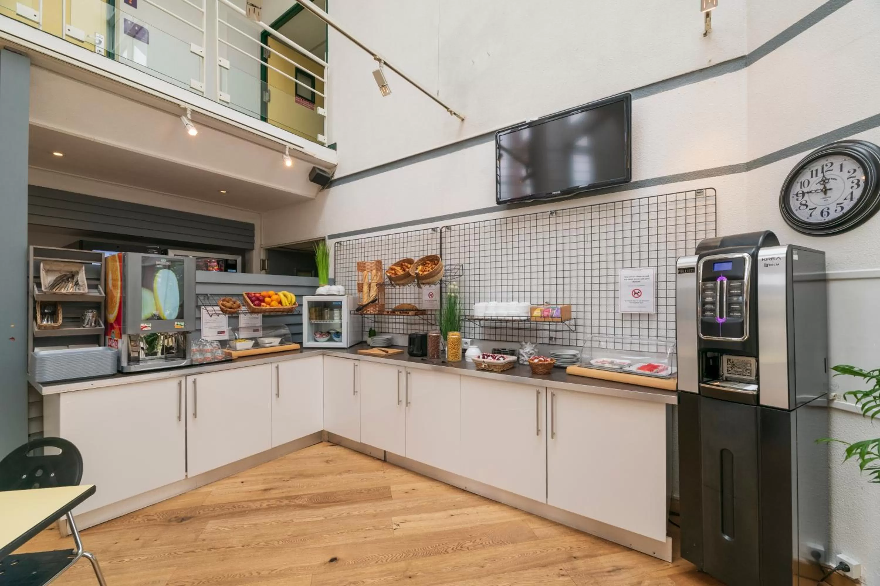 Breakfast in Hôtel Cerise Auxerre