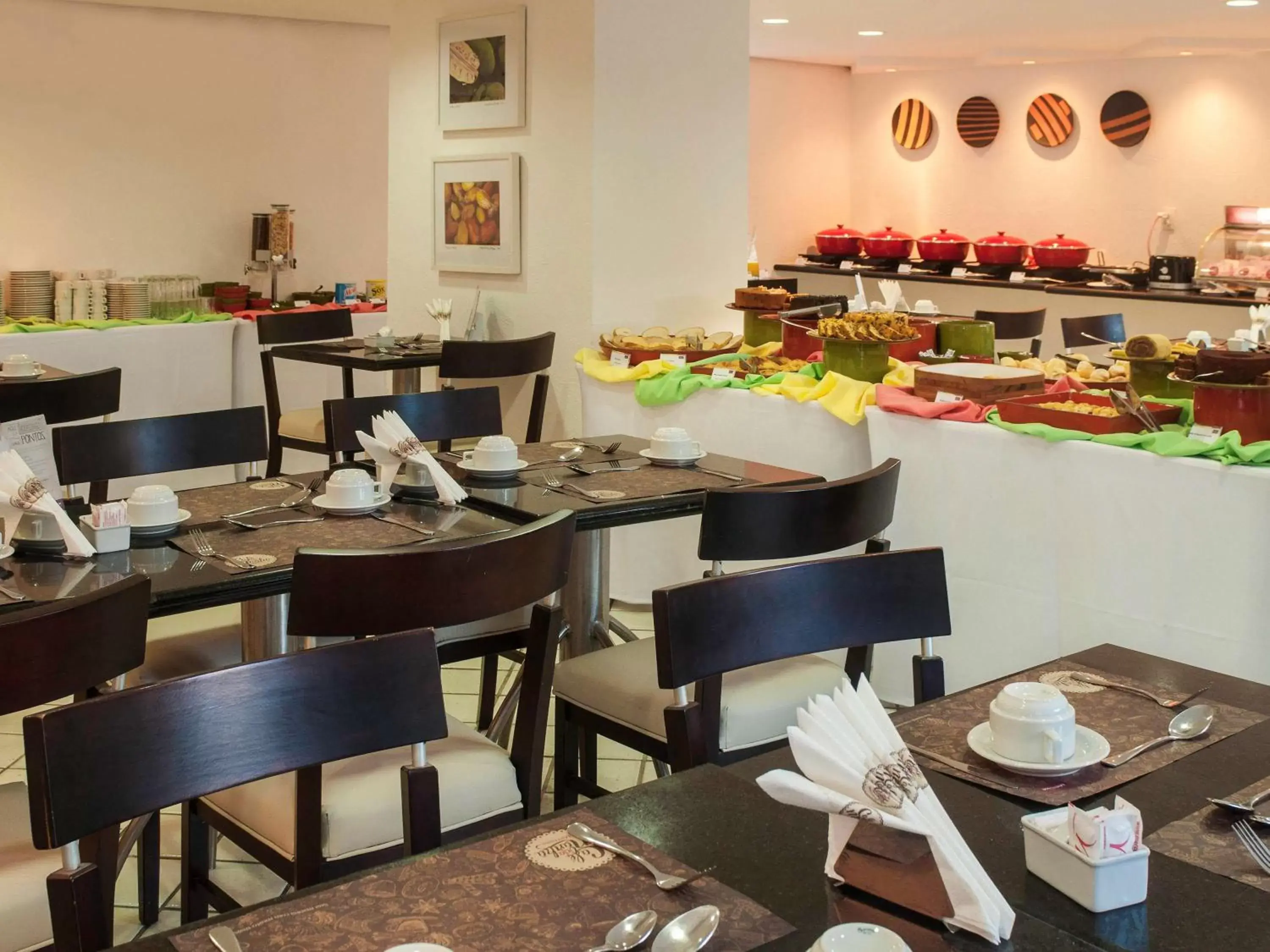 Restaurant/Places to Eat in Mercure Recife Navegantes