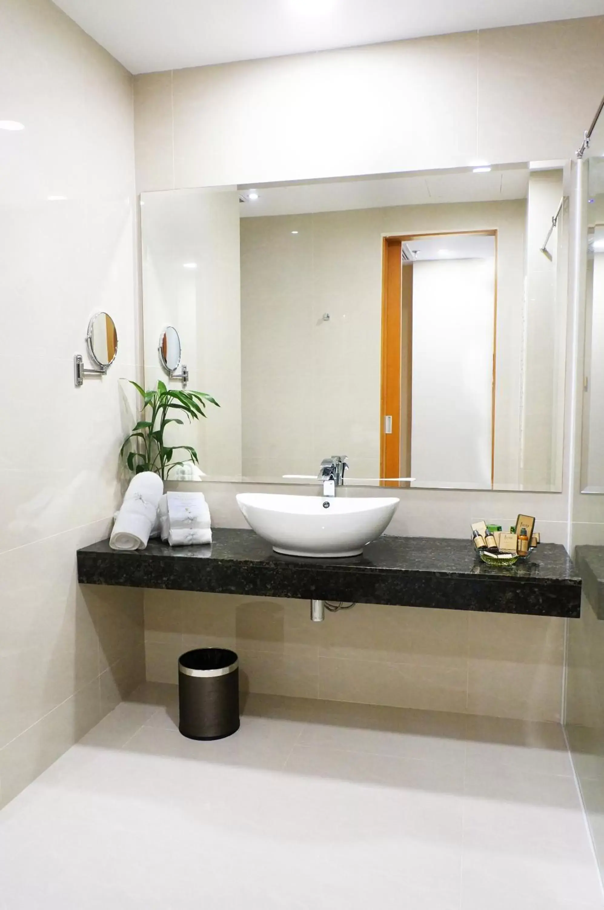 Bathroom in The Waterfront Hotel Kuching