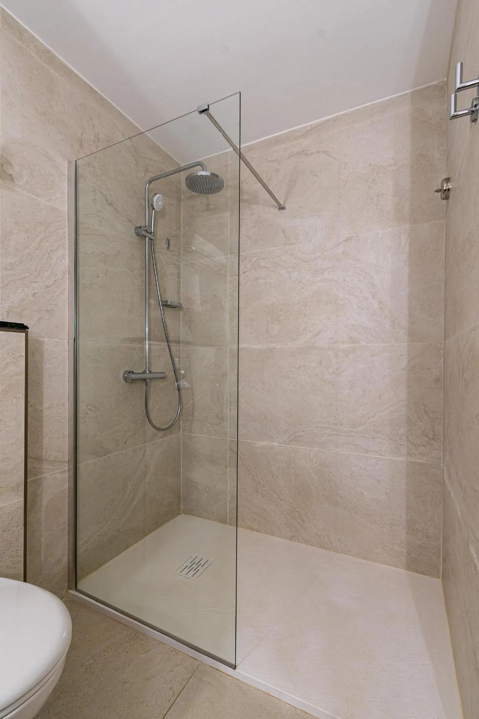 Shower in Hotel Corsica & Spa Serena