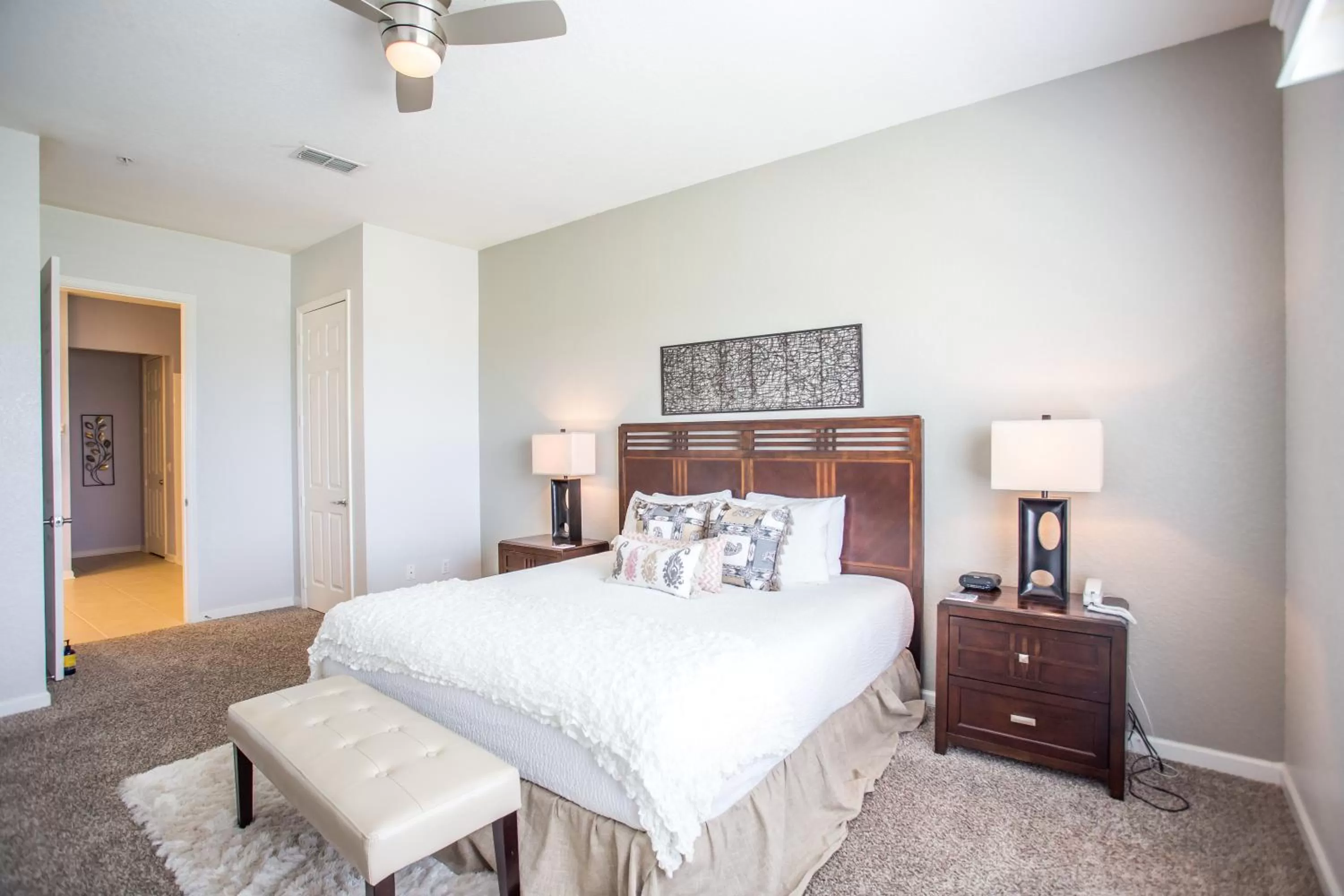 Photo of the whole room, Bed in Orlando Escape