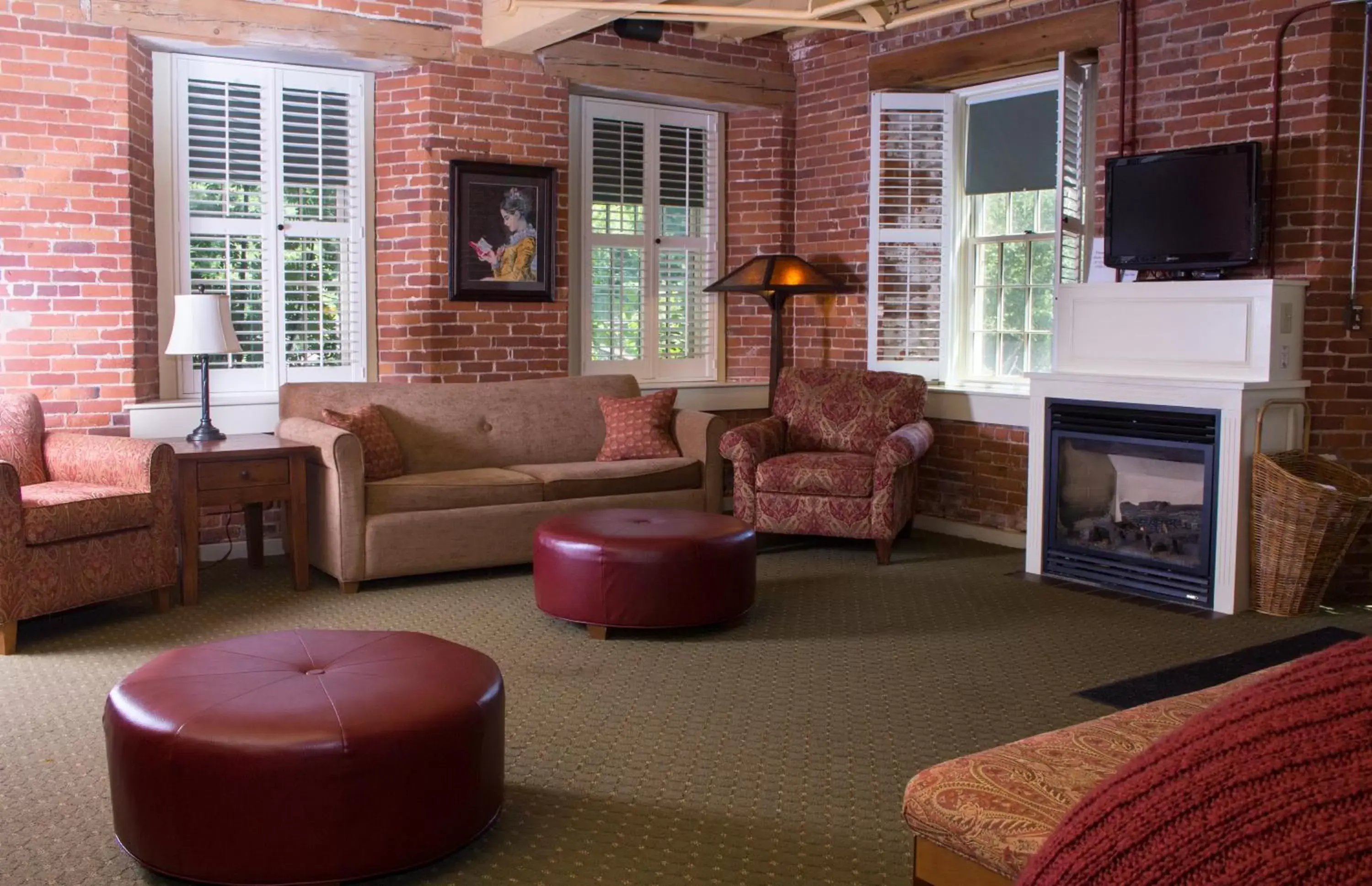 Seating Area in The Common Man Inn & Restaurant