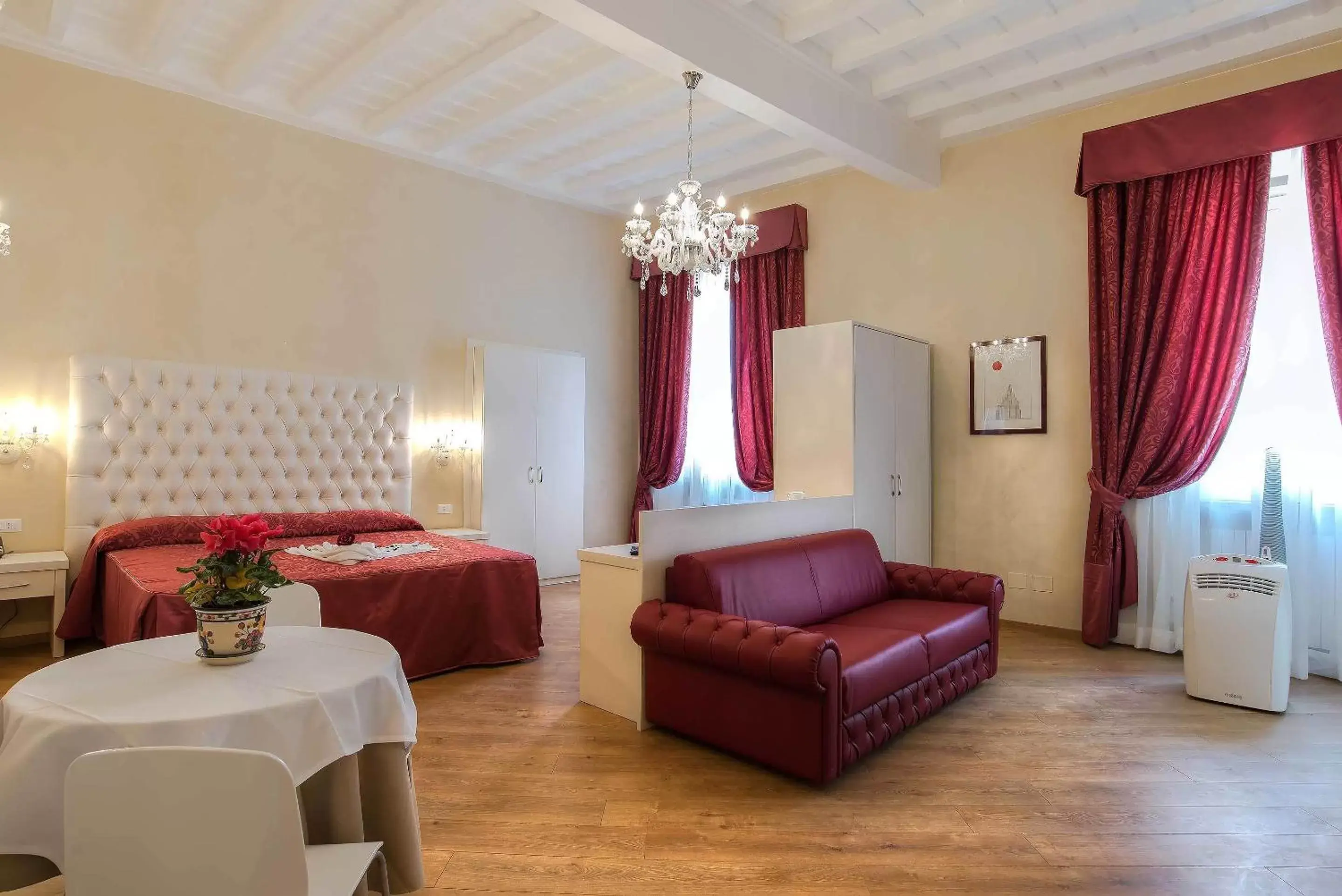 Bedroom, Seating Area in Trevi Rome Suite