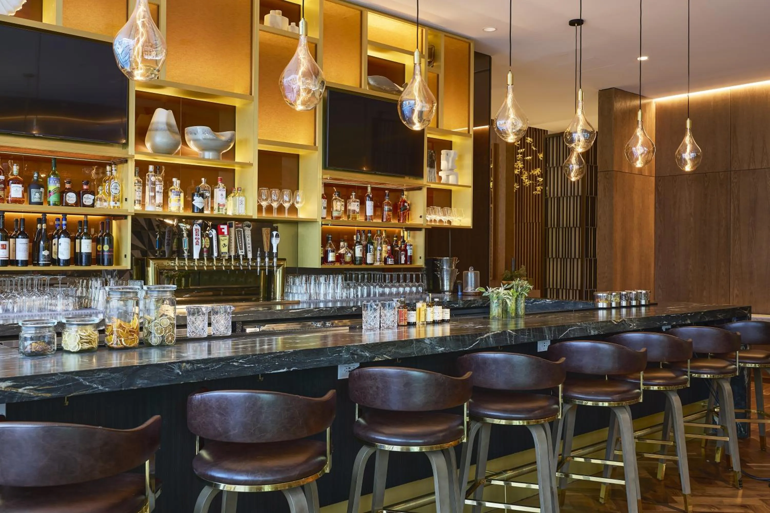 Lounge or bar in The Westin Raleigh-Durham Airport