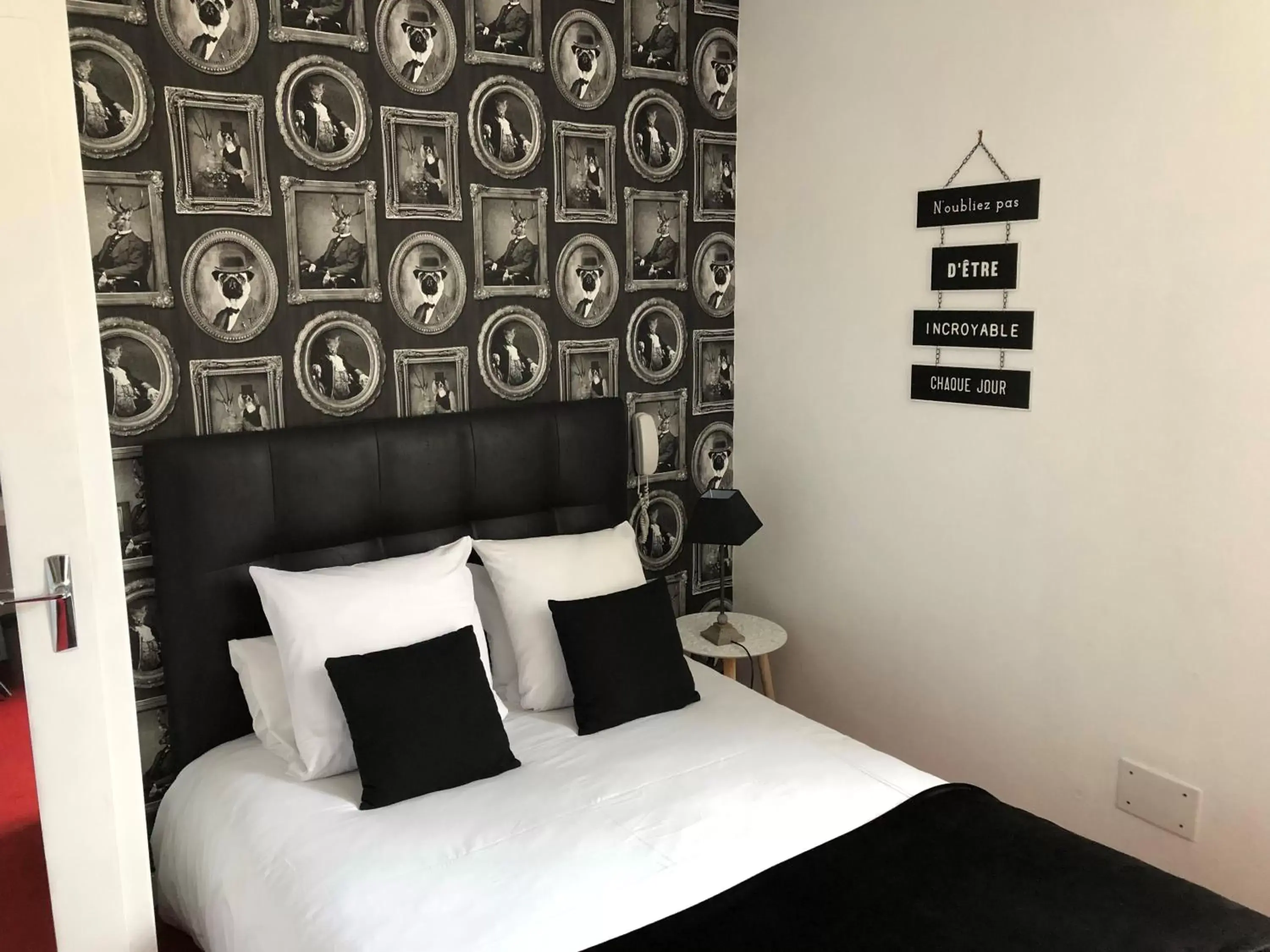 Bed in Hotel Reine Mathilde
