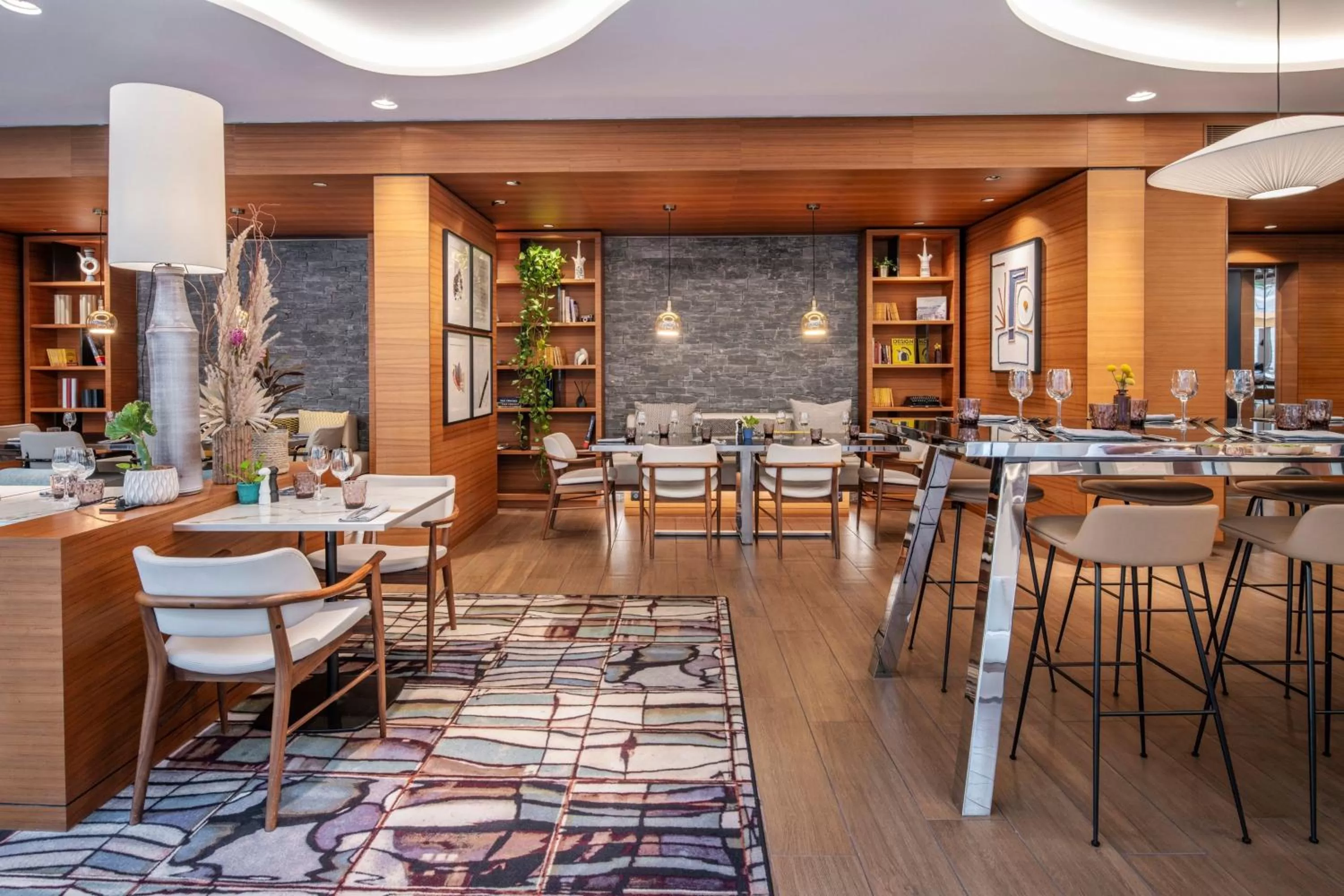 Restaurant/places to eat in Renaissance Paris Republique Hotel & Spa