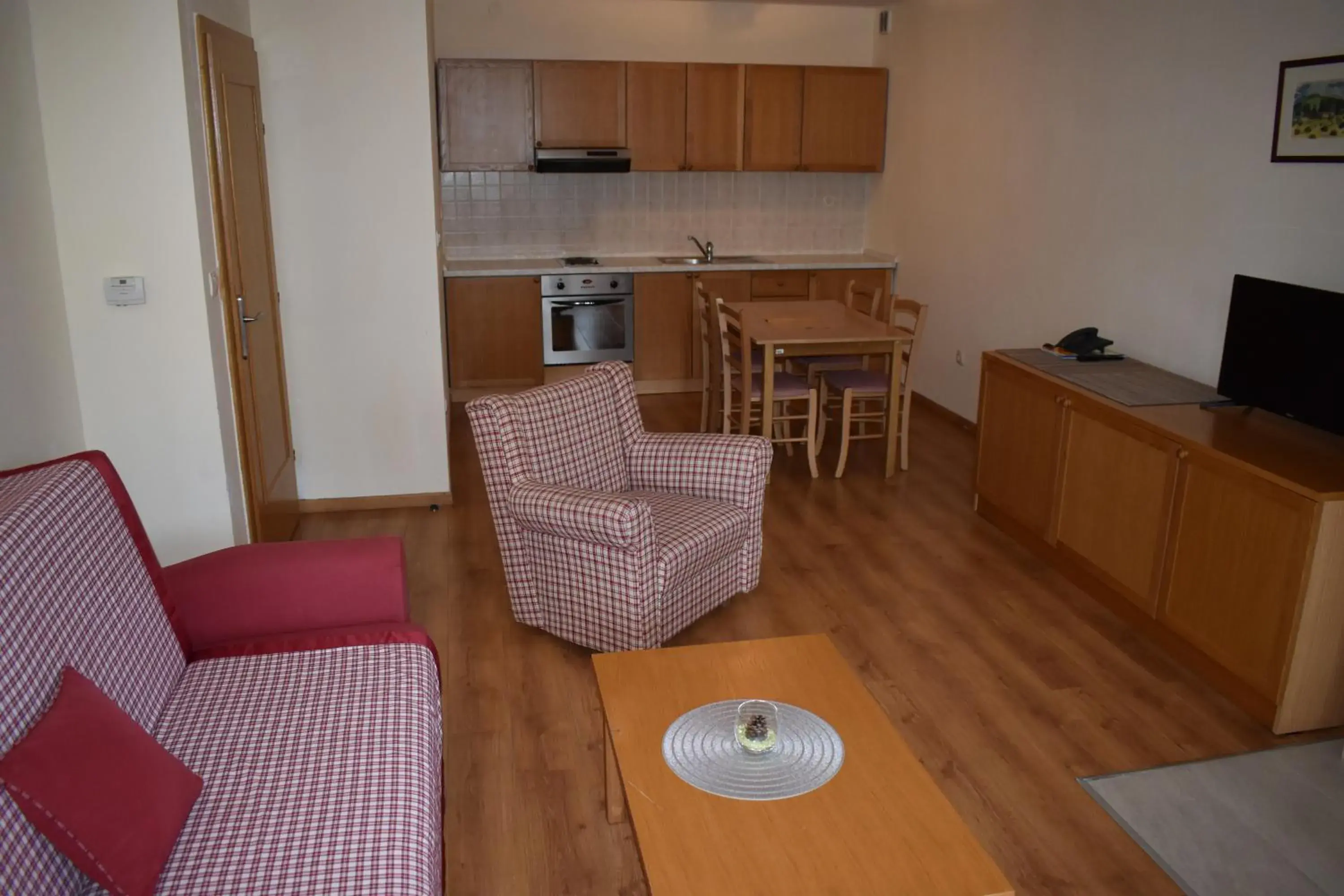 TV and multimedia, Seating Area in Aparthotel Snjezna Kraljica