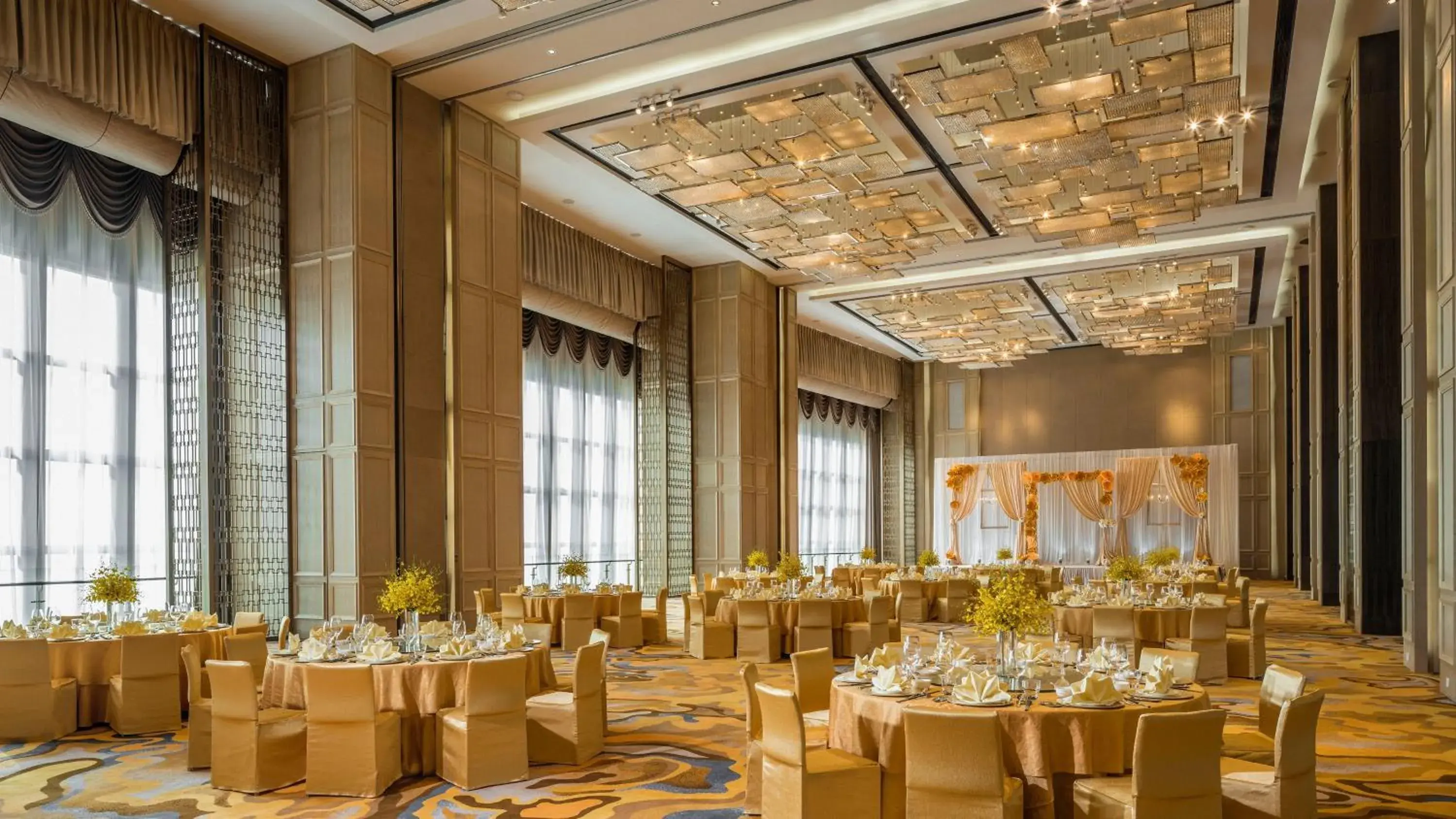 Banquet/Function facilities, Restaurant/Places to Eat in InterContinental Wuhan, an IHG Hotel