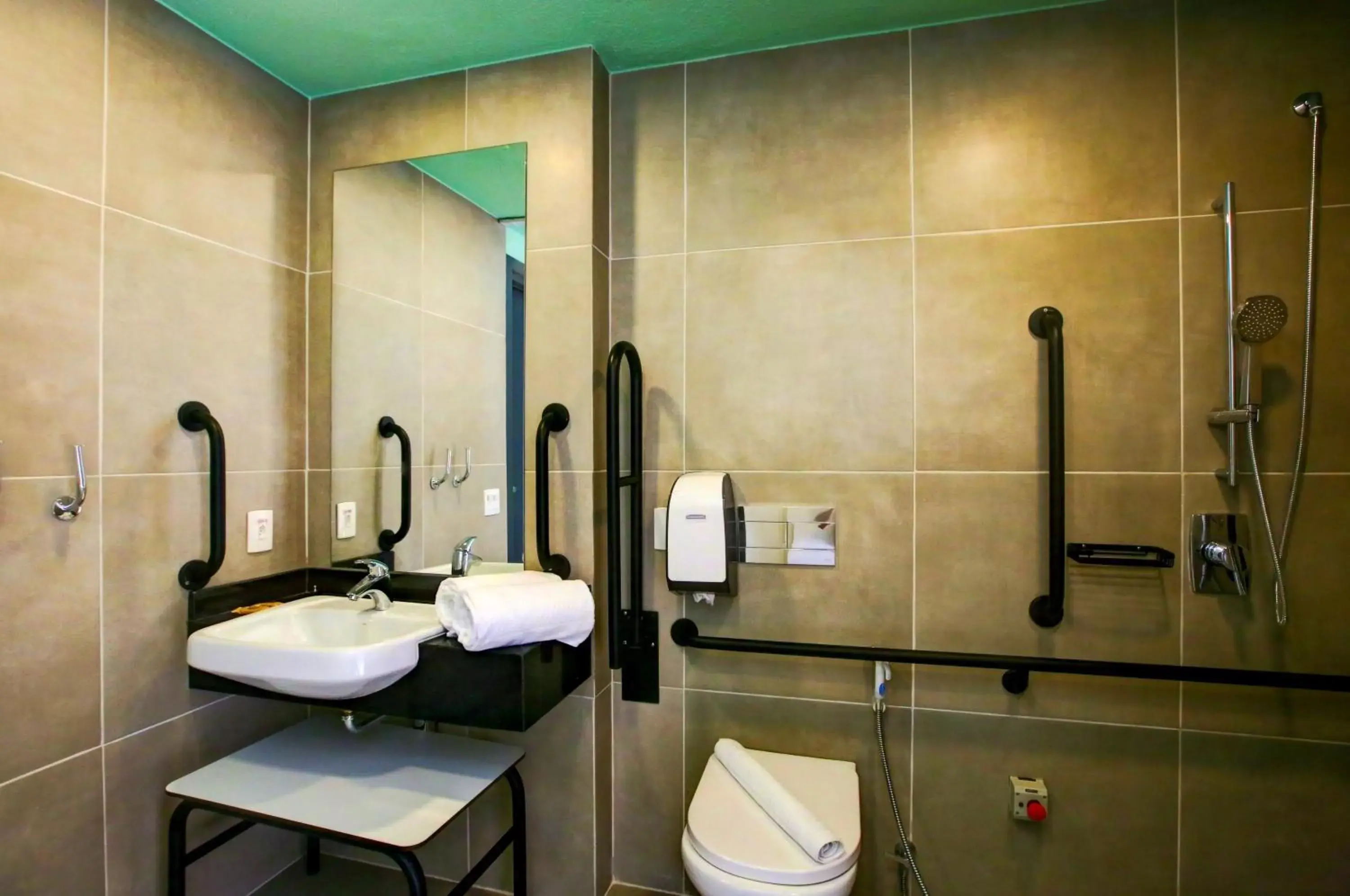 Shower, Bathroom in ibis budget Tambore