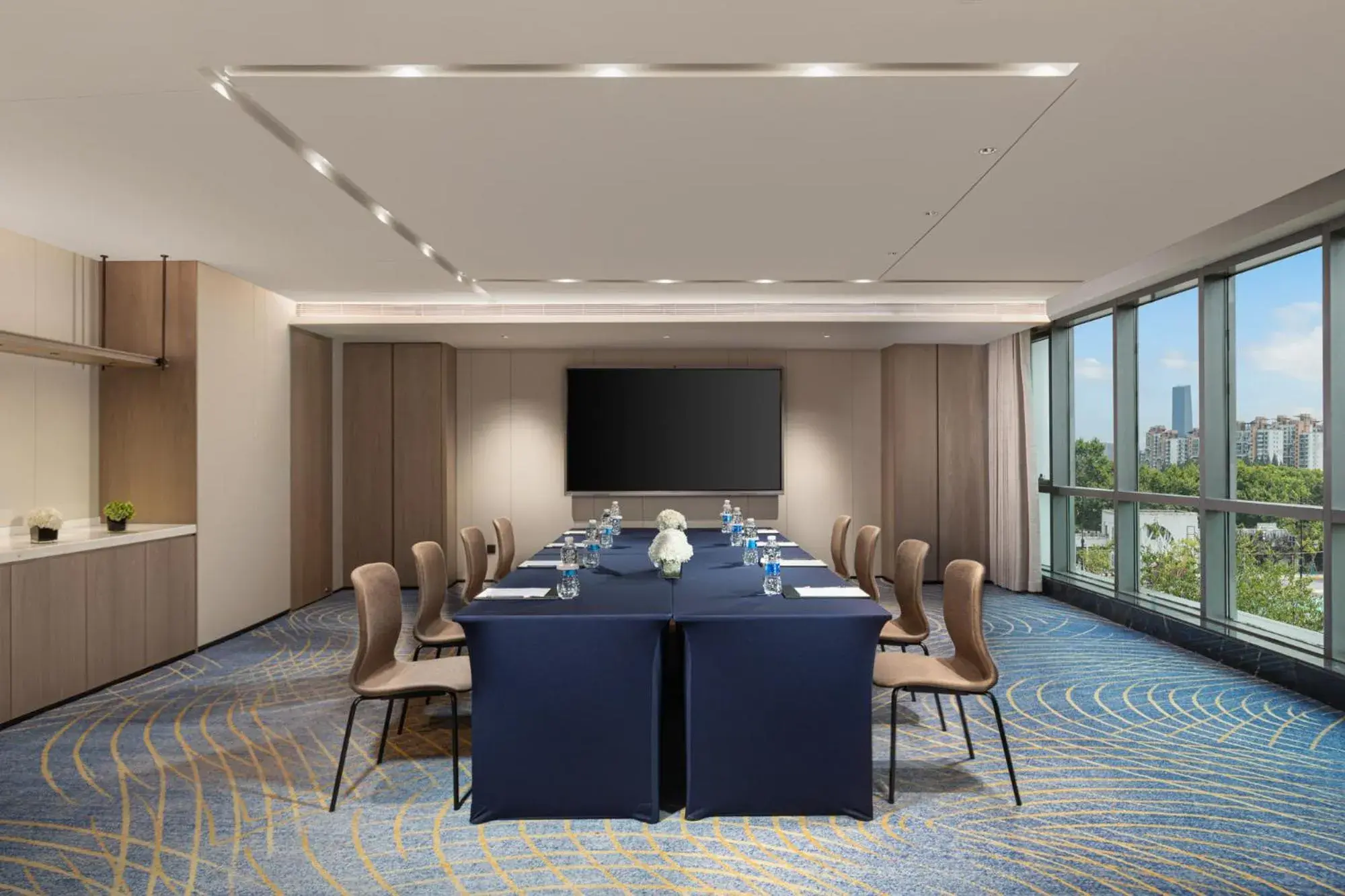 Meeting/conference room in HUALUXE Shanghai Changfeng Park, an IHG Hotel