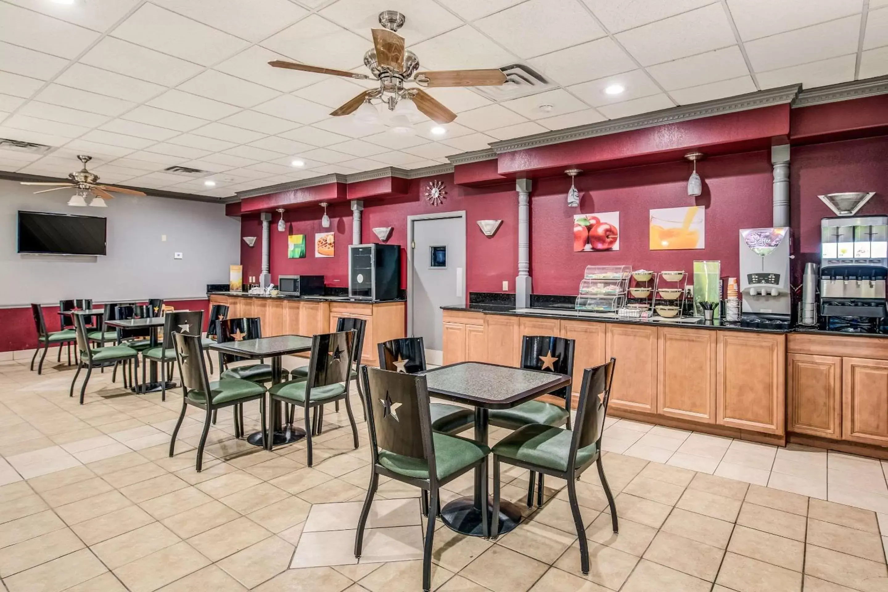 Restaurant/Places to Eat in Quality Inn Ozona I-10