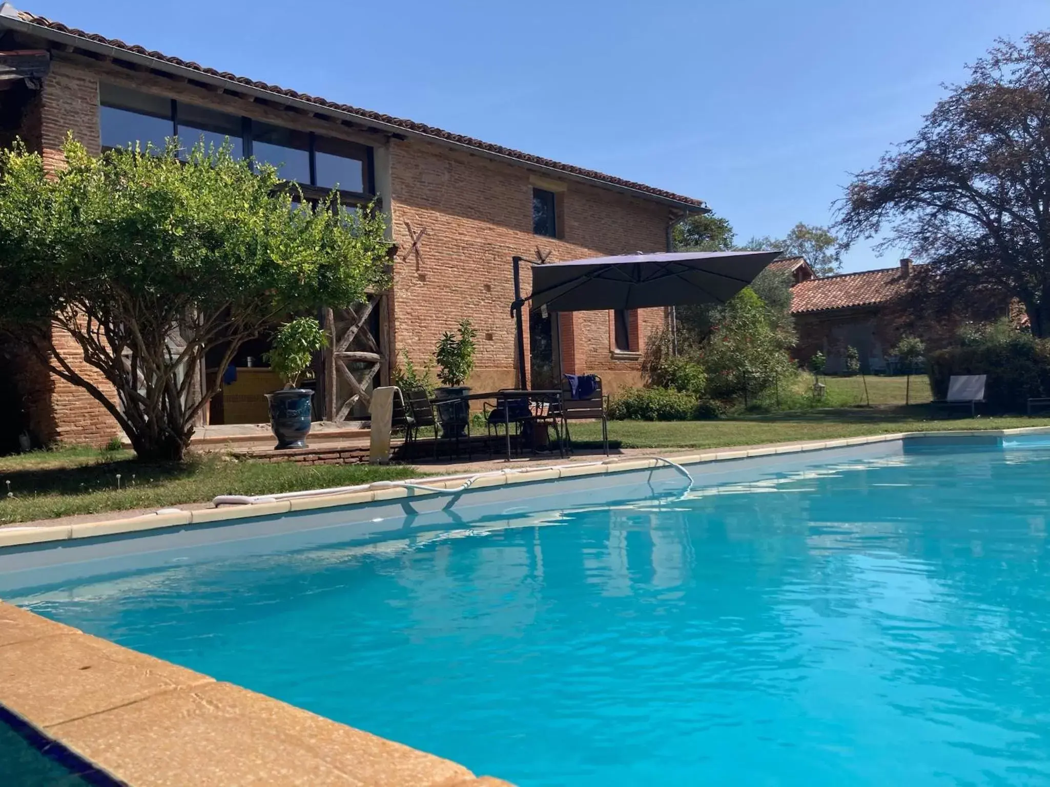 Swimming pool, Property Building in Manoir du Bouyssou