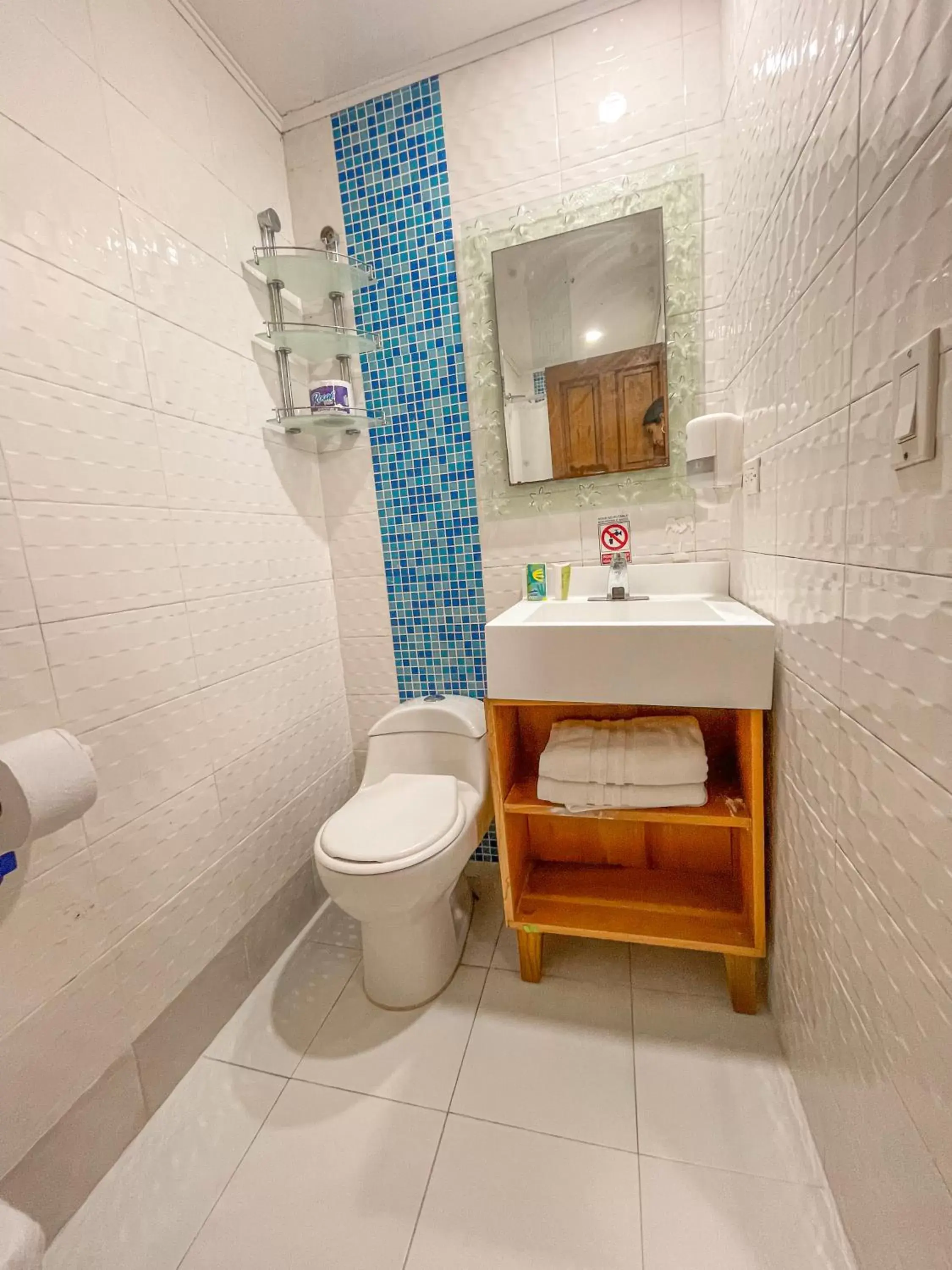 Bathroom in Hotel Cocoplum Beach