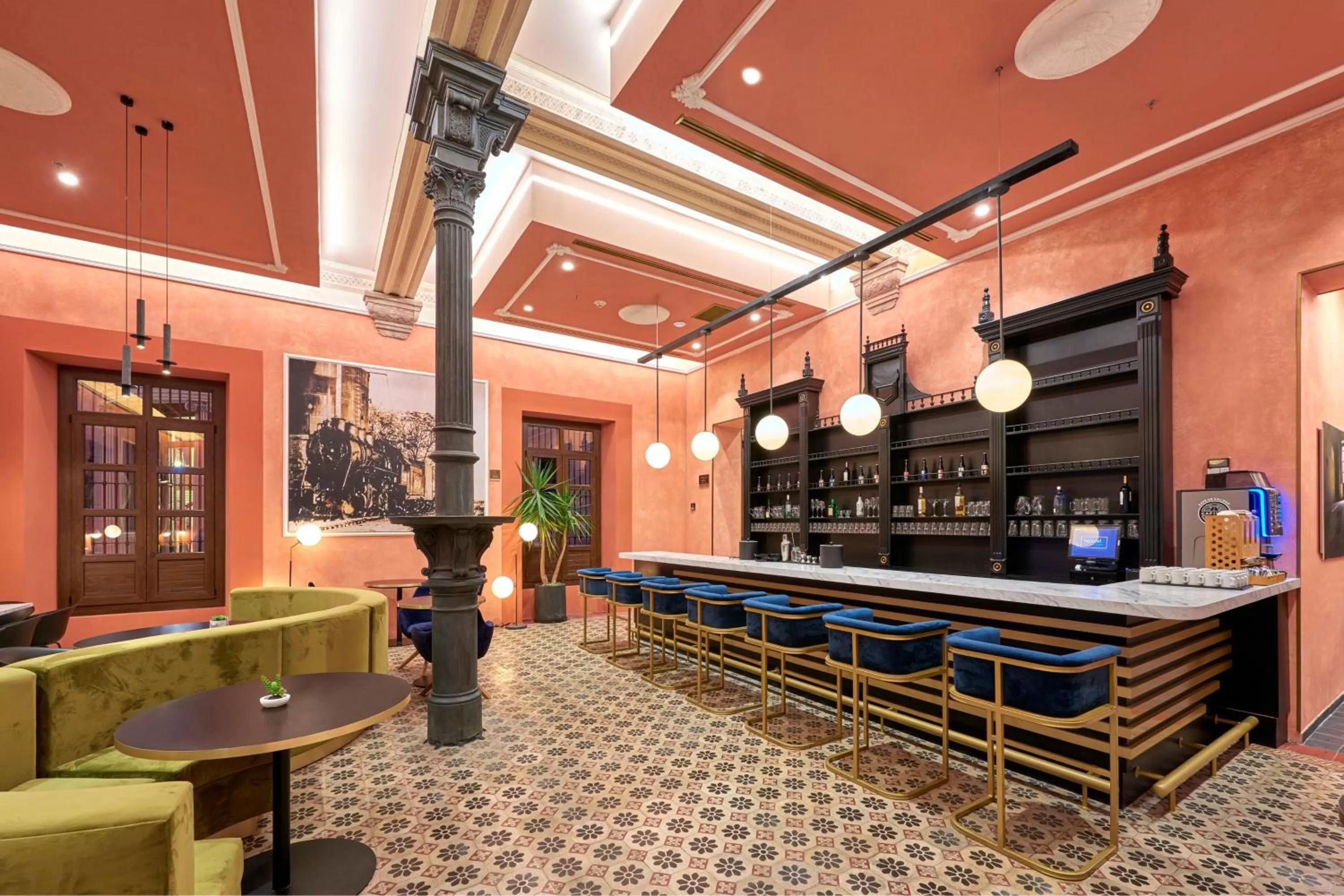 Lounge or bar in City Centro by Marriott San Luis Potosi