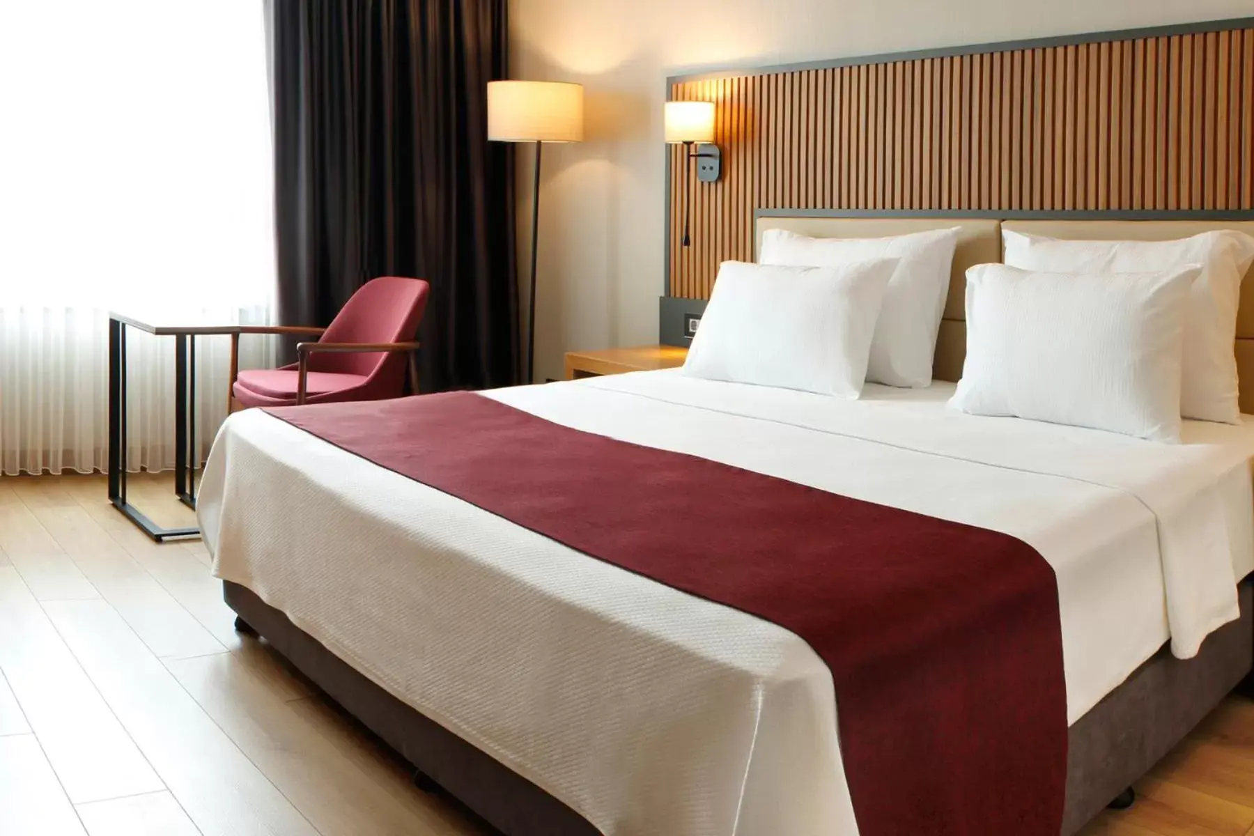 Photo of the whole room, Bed in Ramada Plaza by Wyndham Ordu