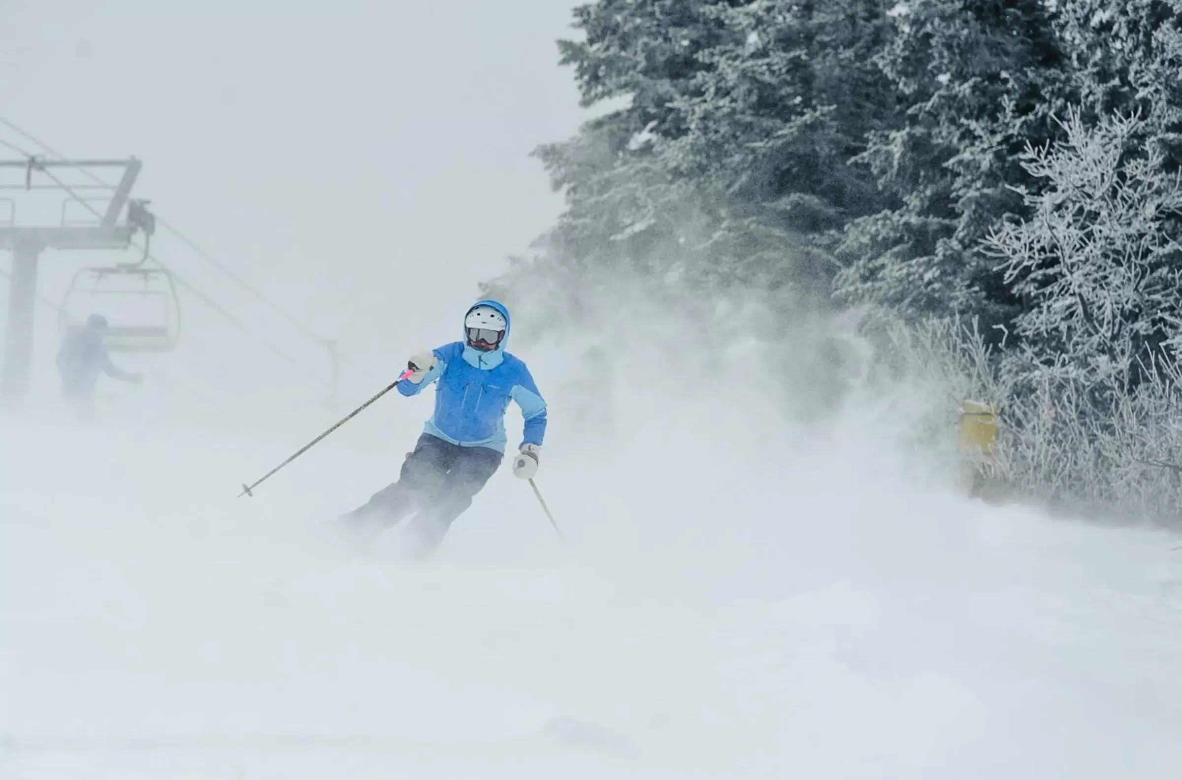 Skiing in The Black Bear Lodge at Stratton Mountain Resort