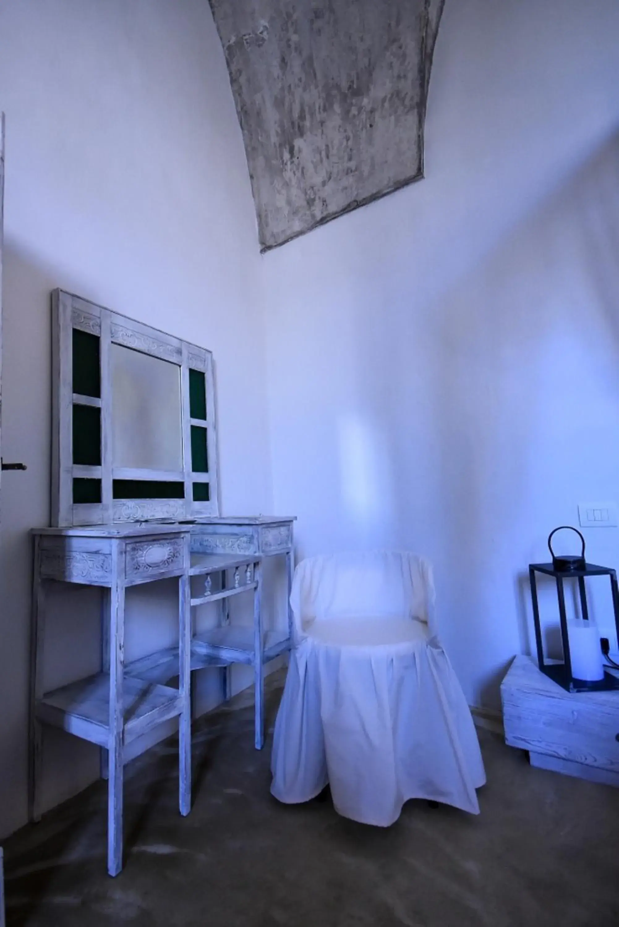 Bedroom in Palazzo Castriota Scanderberg