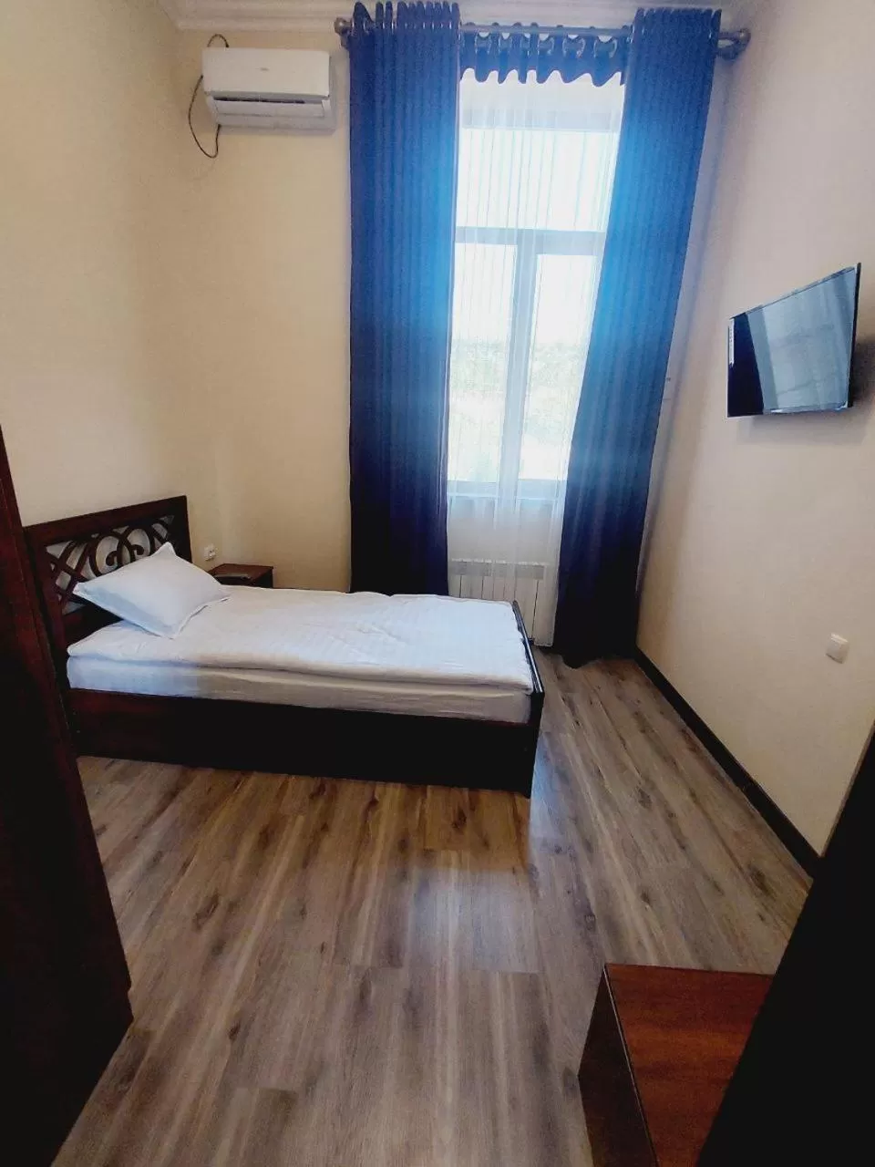 Bed in Samarabonu Hotel