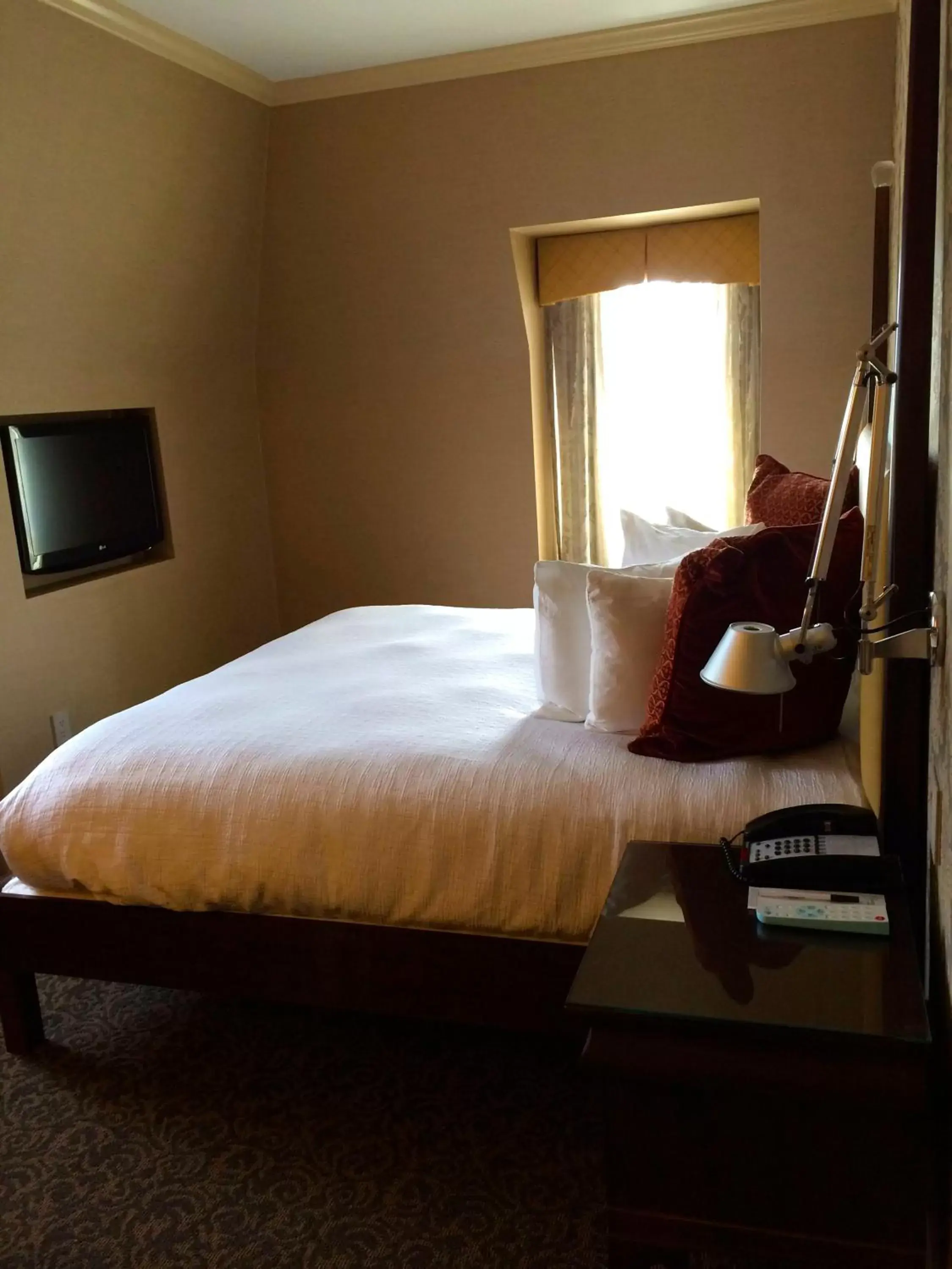 King Suite in Chestnut Hill Hotel