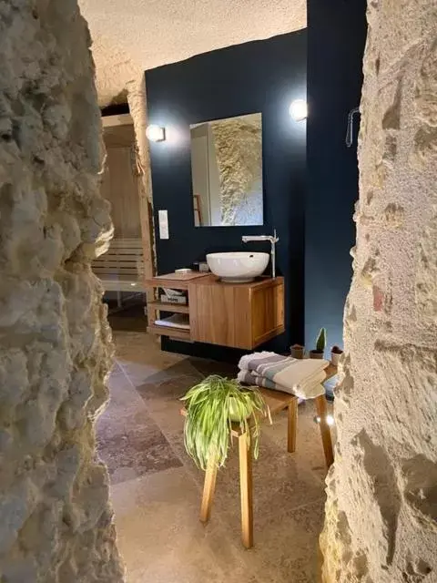 Bathroom in Château de Nazelles Amboise
