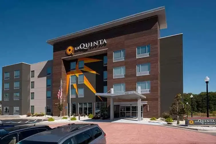 Property Building in La Quinta Inn & Suites by Wyndham Locust Grove