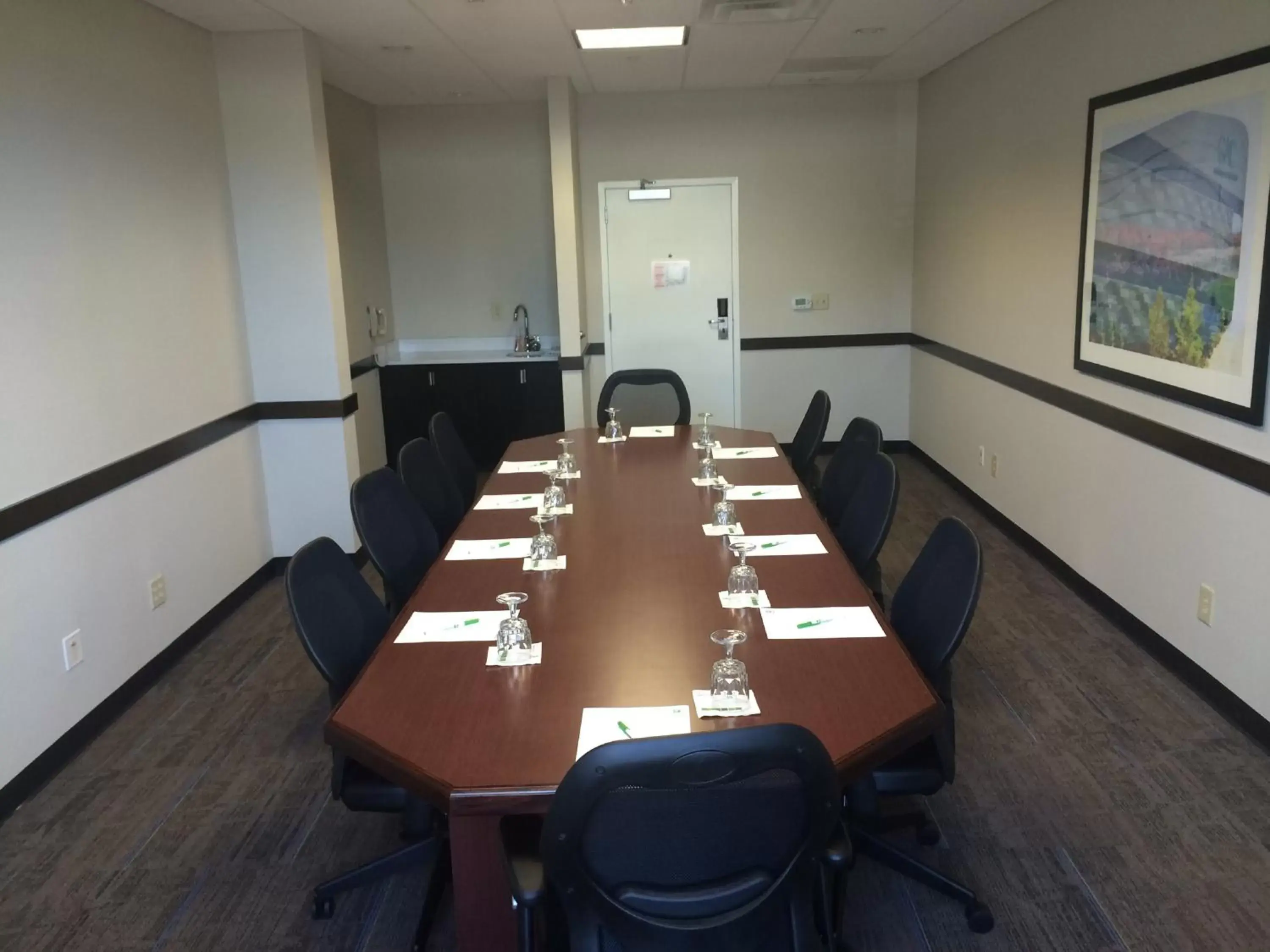 Meeting/conference room in Holiday Inn Greensboro Coliseum, an IHG Hotel