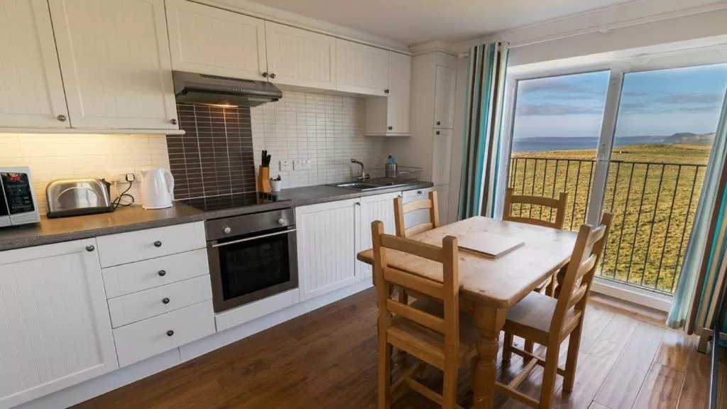 Coffee/tea facilities in Chesil Beach Lodge Burton Bradstock Dorset DT64RJ