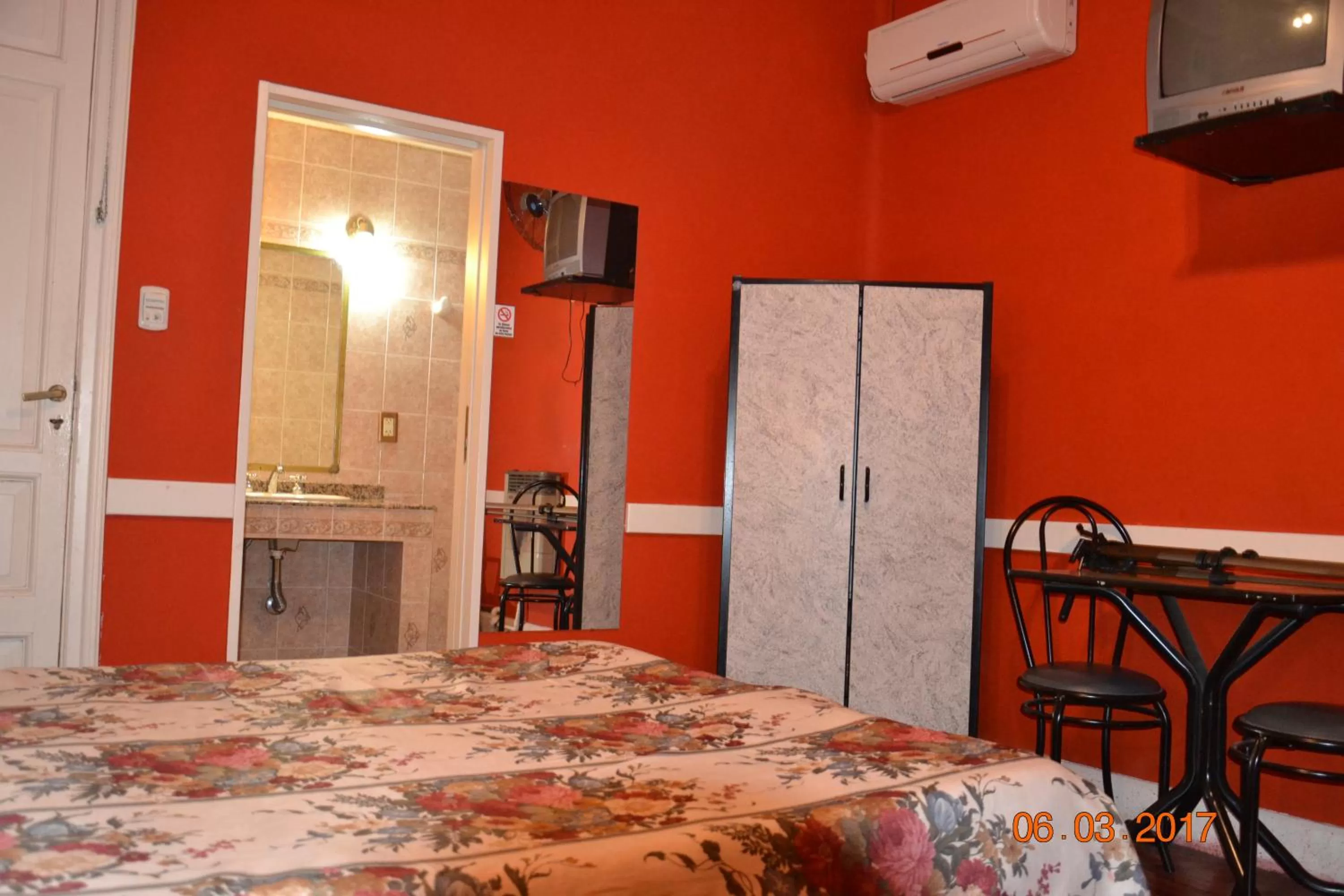 Bed in Hotel Victoria