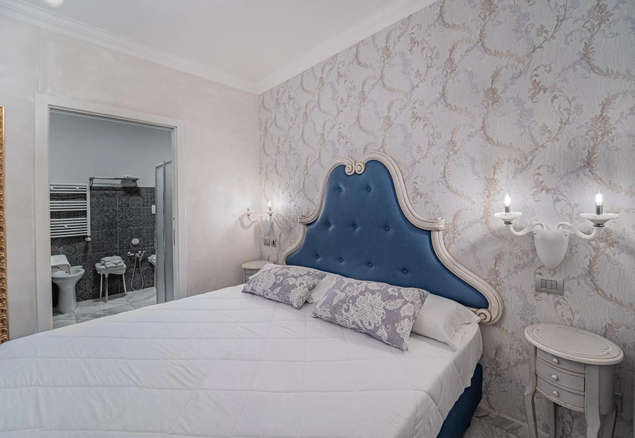 Bed in Hotel Colomba D'Oro