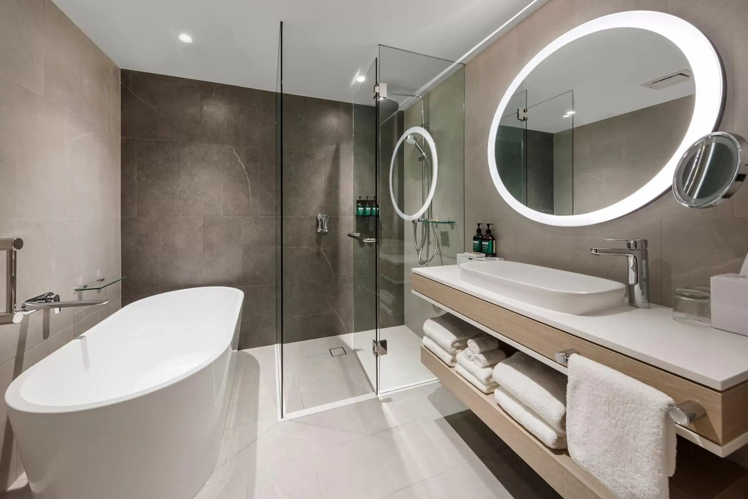 Bathroom in Crowne Plaza Hawkesbury Valley by IHG Bathroom in Crowne Plaza Hawkesbury Valley by IHG