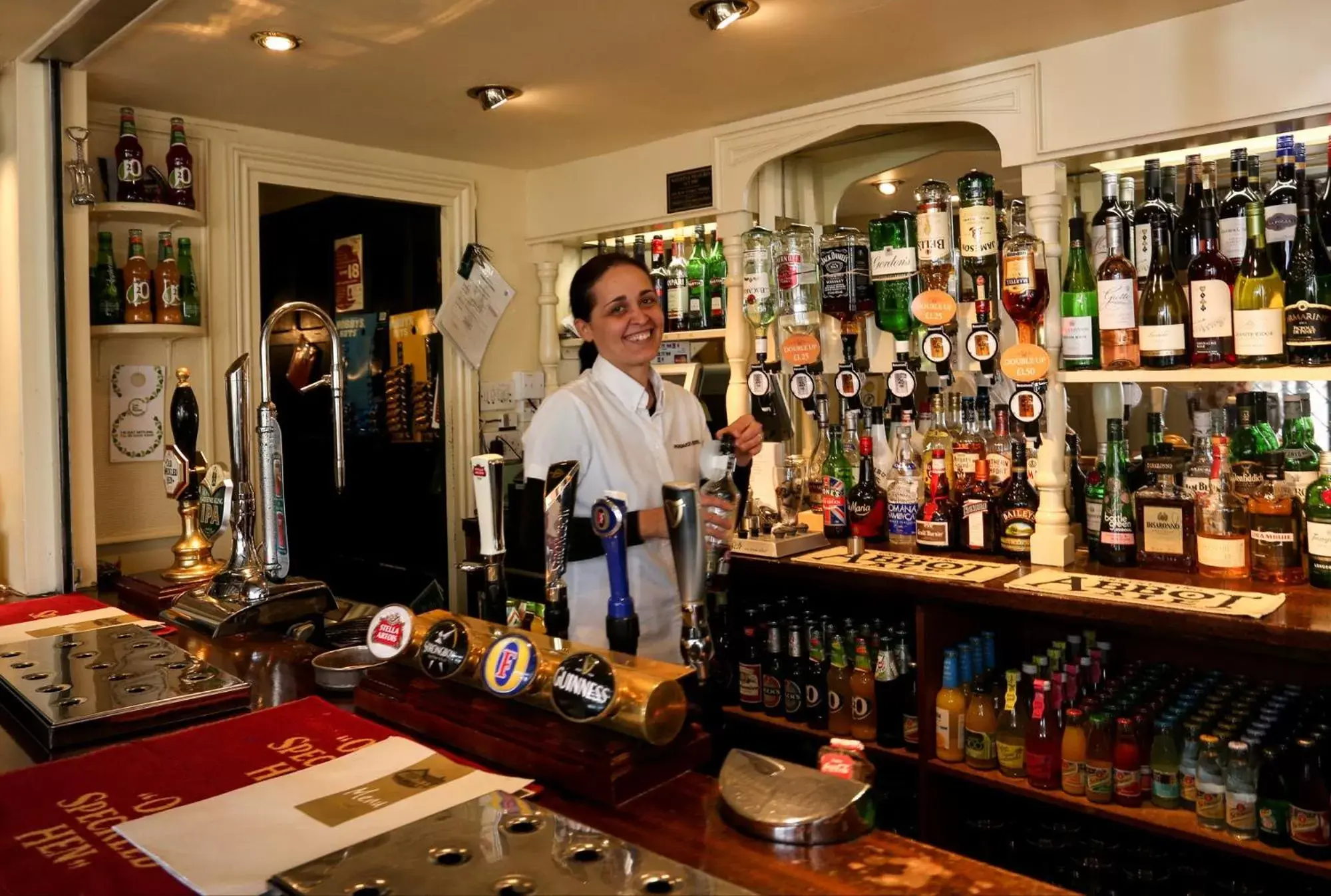 Lounge or bar in Roebuck by Greene King Inns