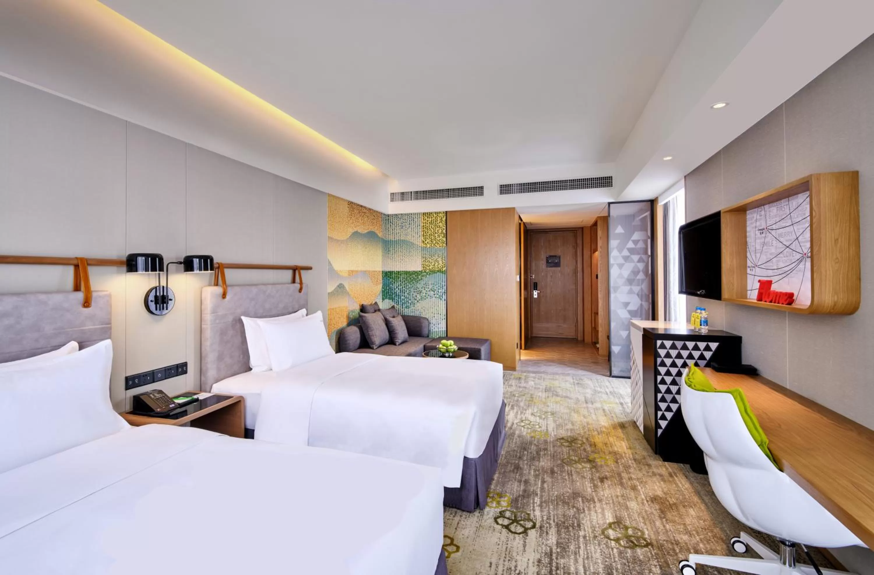 Bed in Holiday Inn Guangzhou South Lake-an lHG Hotel