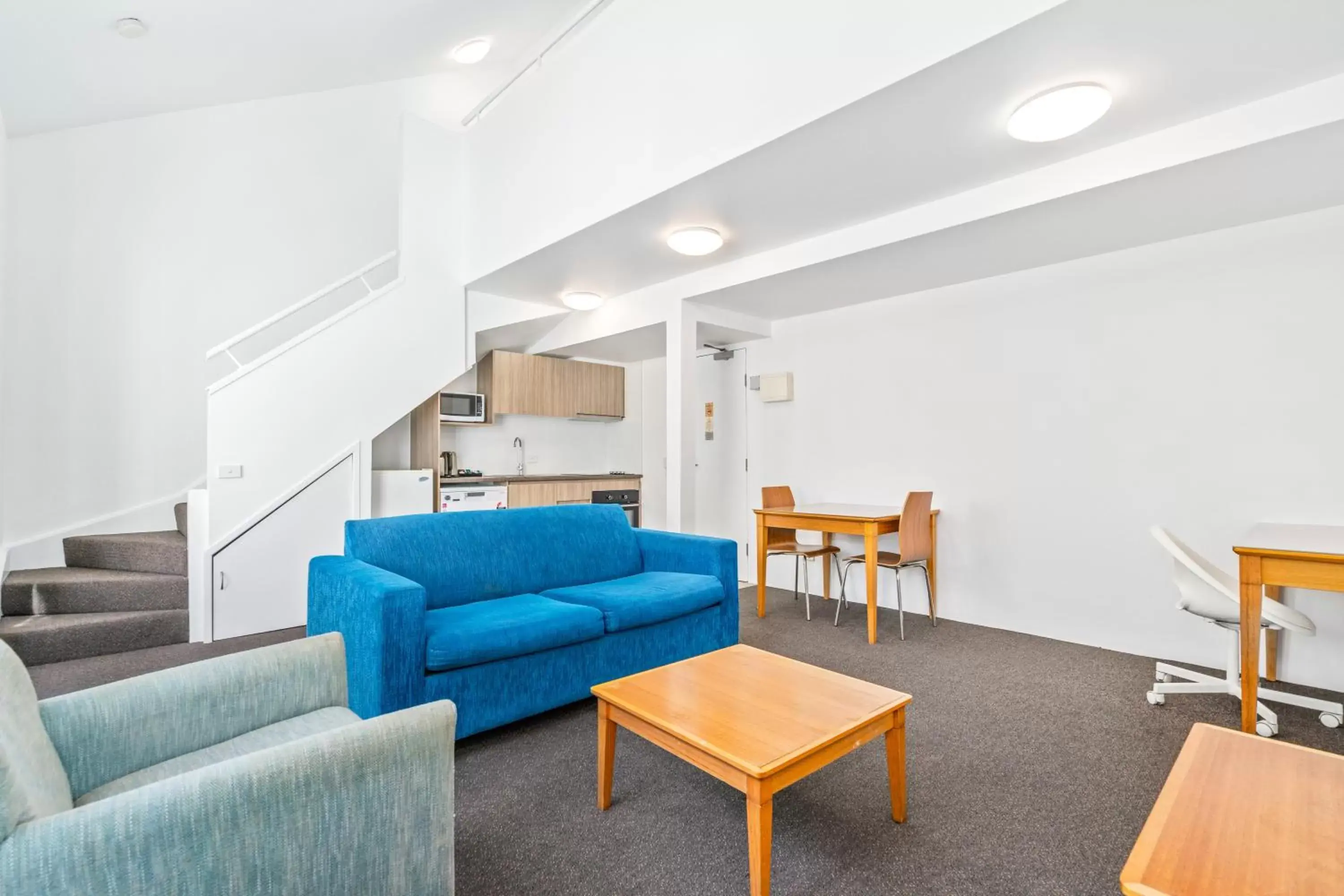 Kitchen or kitchenette, Seating Area in APX Parramatta