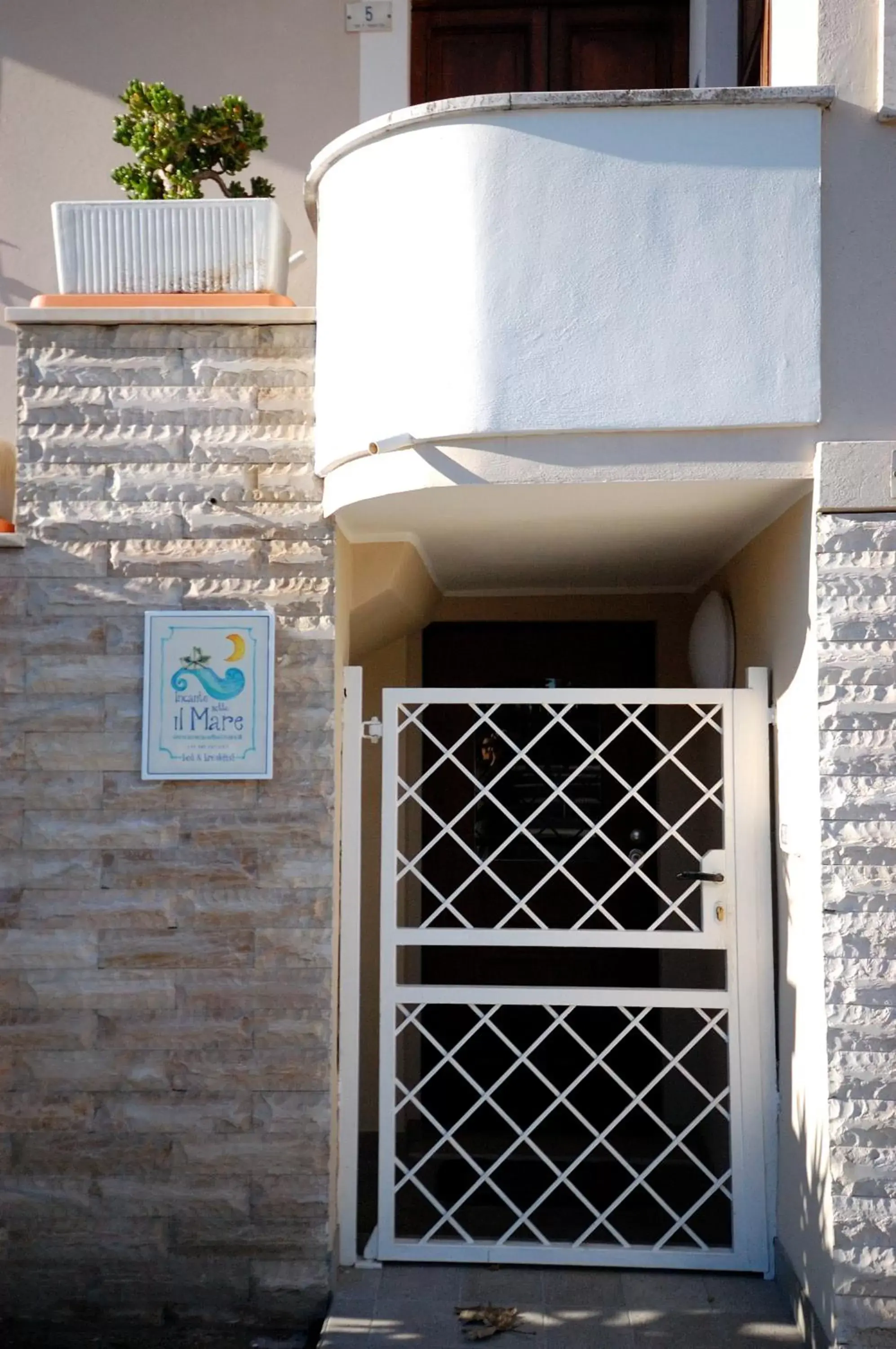 Property building in B&B Incanto sotto il mare