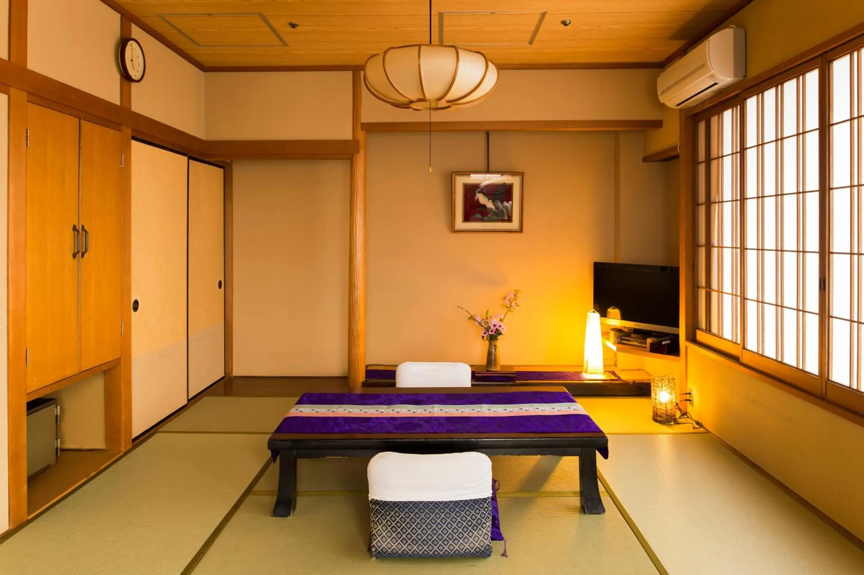 Photo of the whole room in Ryokan Nishi-no-Miyabi Tokiwa