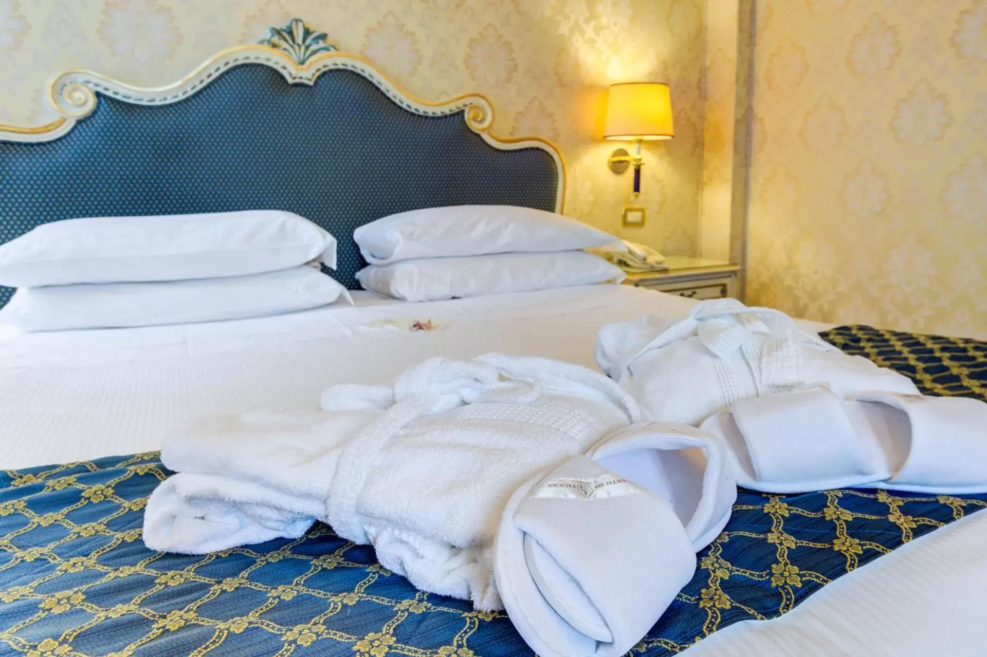 Bed in Hotel Antiche Figure