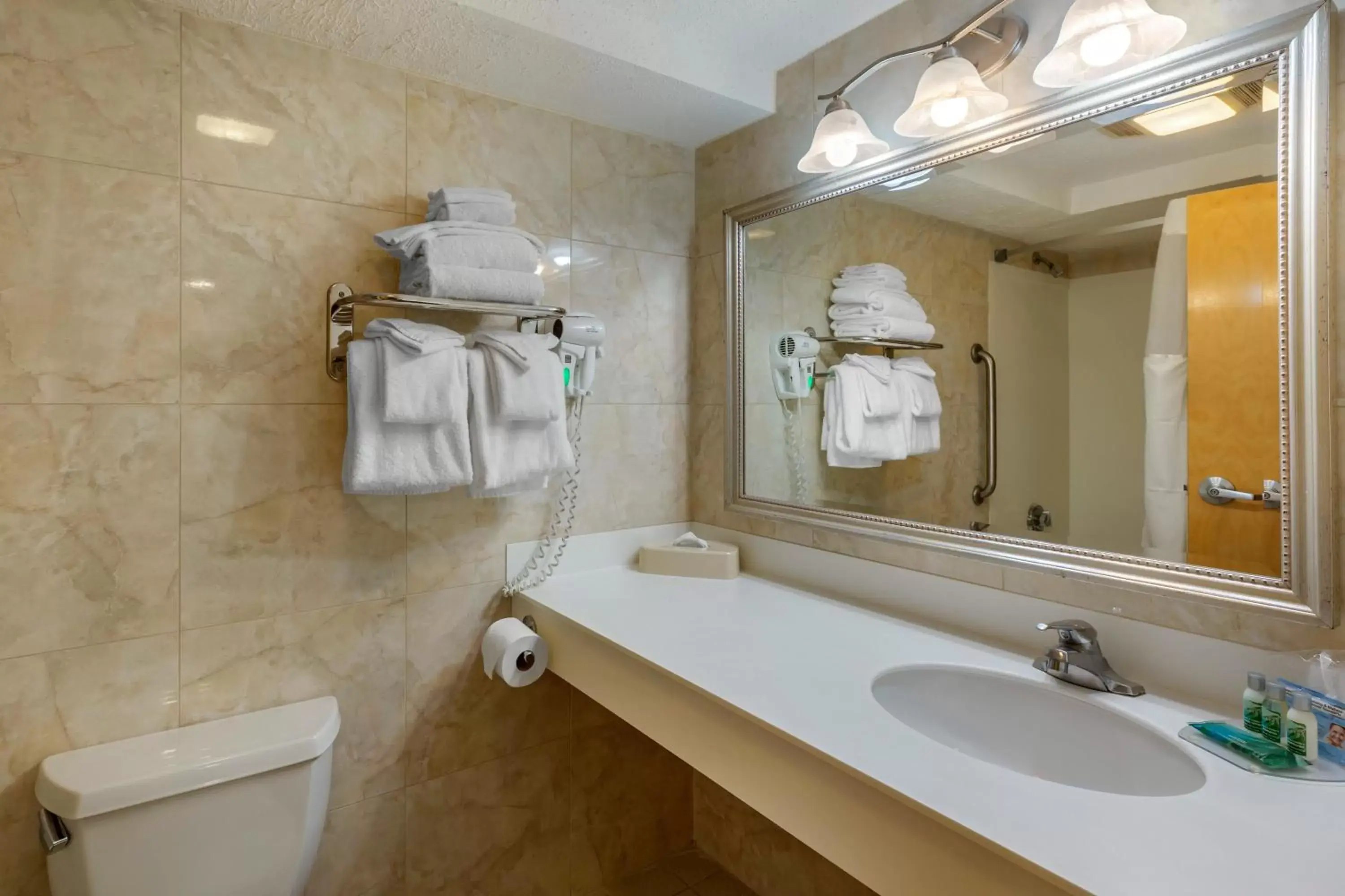 Shower, Bathroom in Atlantic Beach Hotel Newport