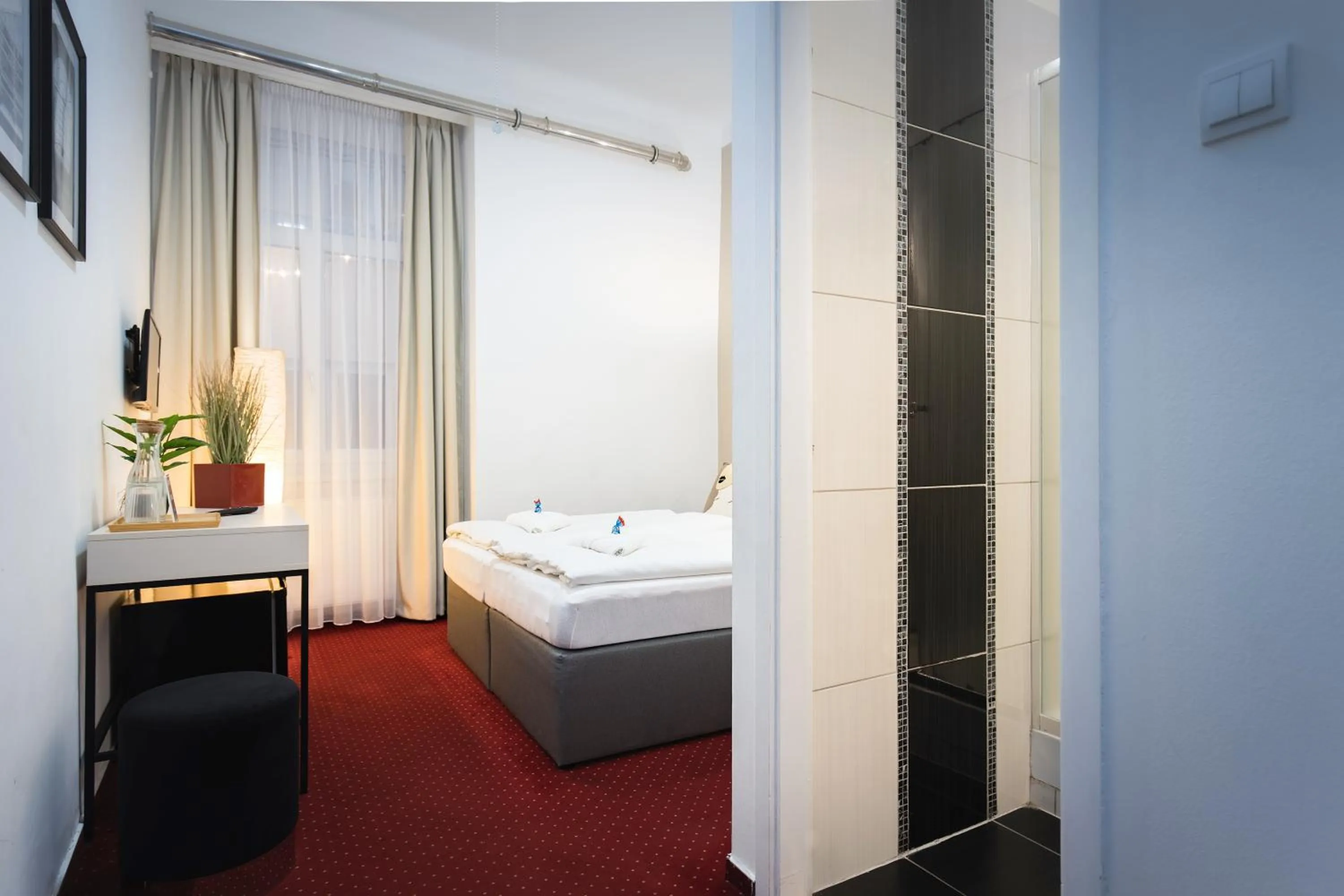 Bedroom, Bed in Maverick Downtown