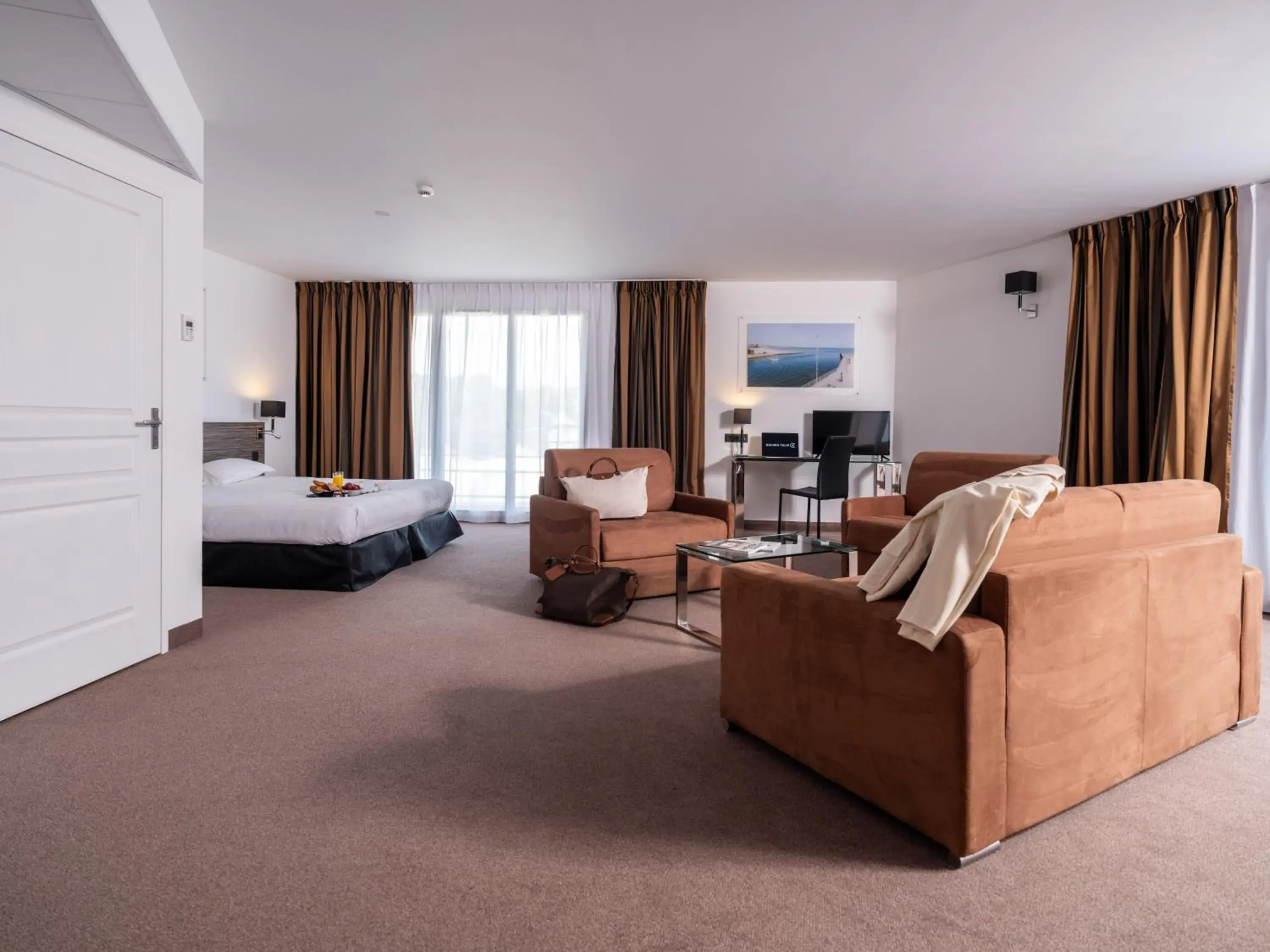 Prestige Suite in Golden Tulip La Baule Hotel and Residence Prestige Suite in Golden Tulip La Baule Hotel and Residence