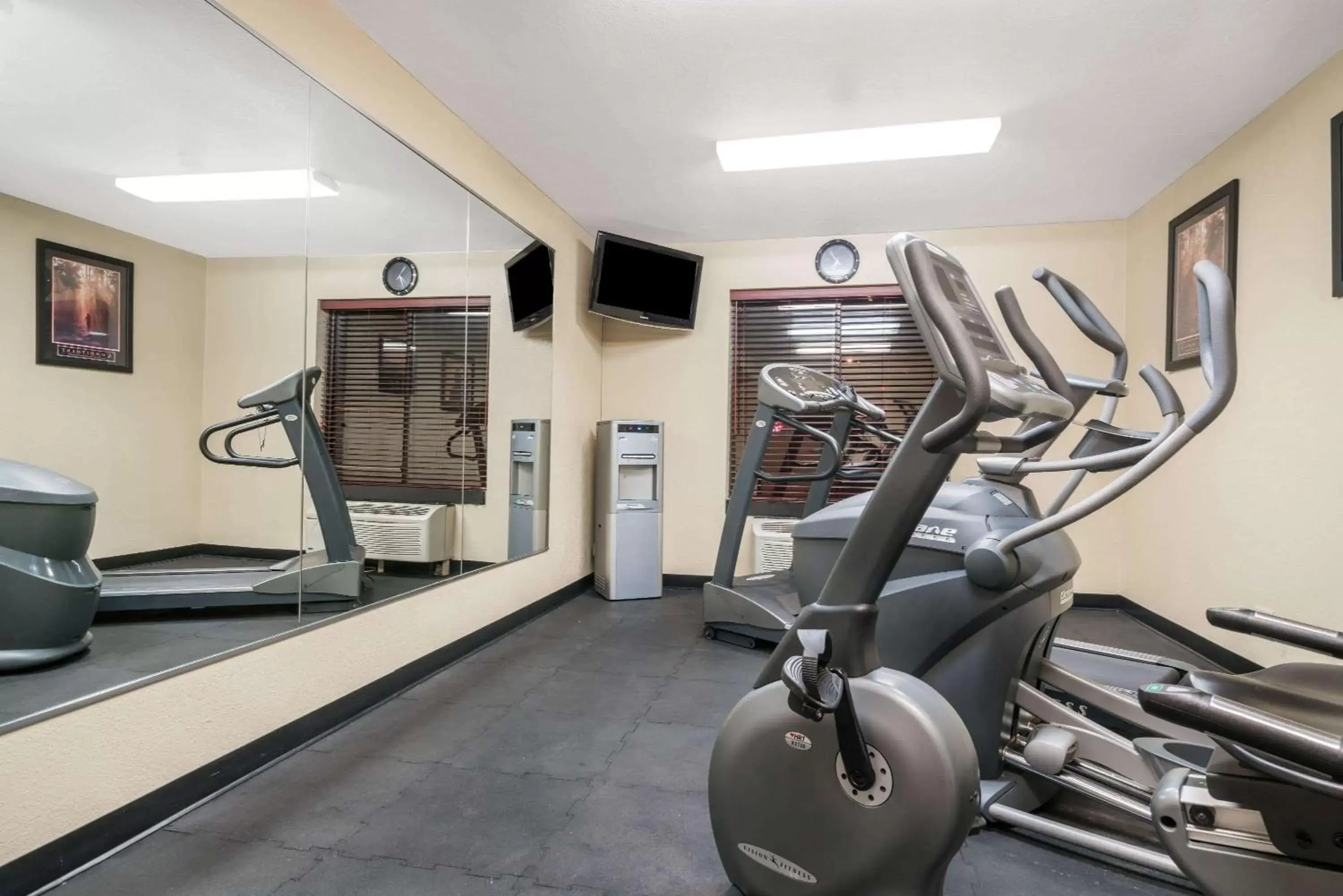 Fitness centre/facilities, Fitness Center/Facilities in Super 8 by Wyndham Wausau