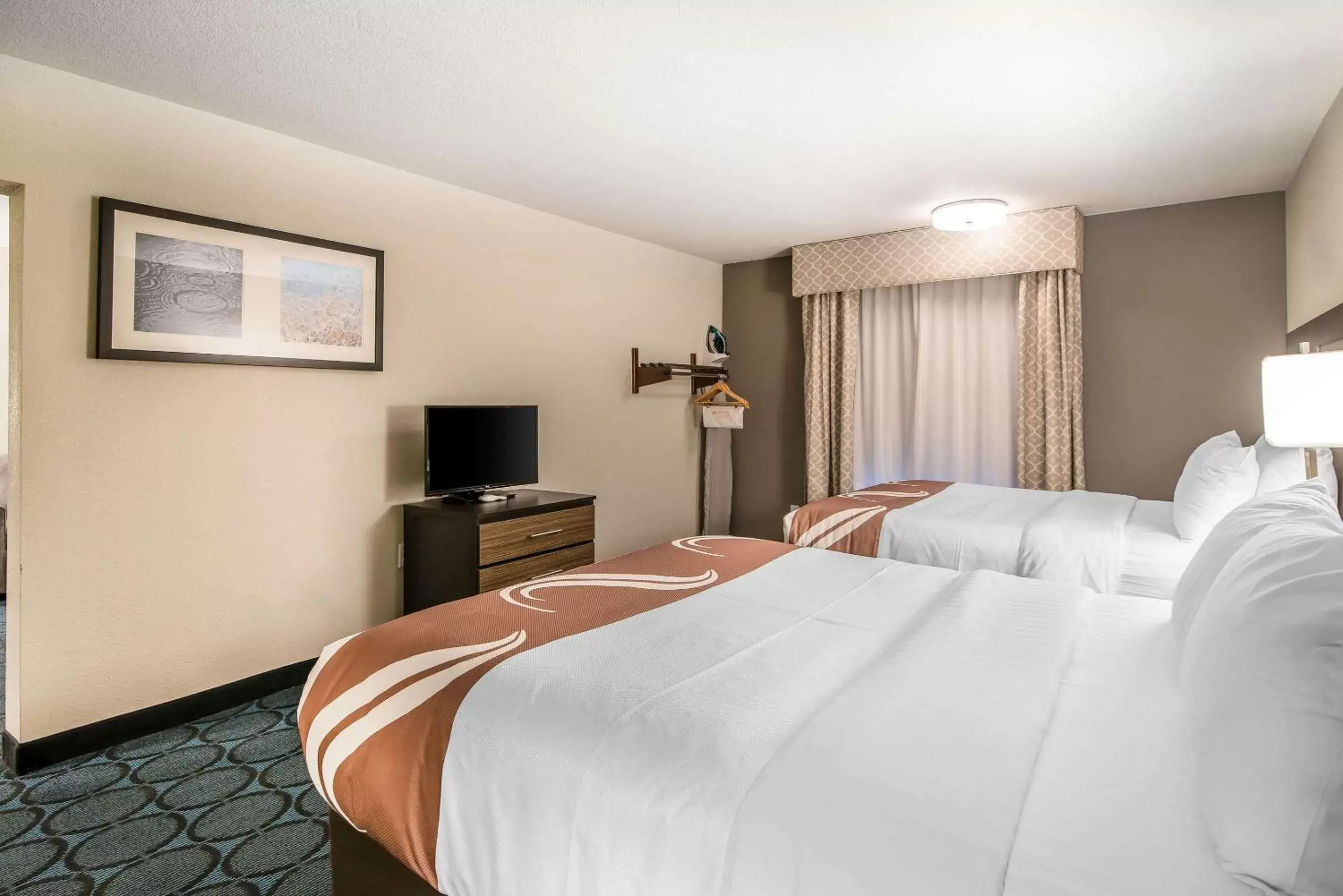 Bed in Elevate Hotel at Sierra Blanca Ruidoso, Ascend Hotel Collection
